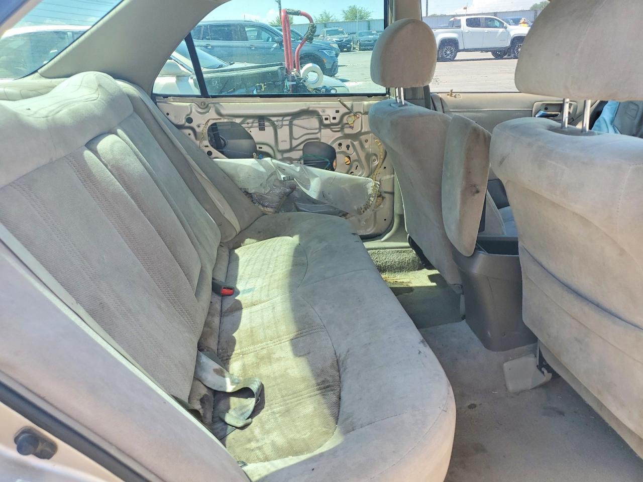 2000 Honda Accord Gold vin: JHMCG5640YC000301