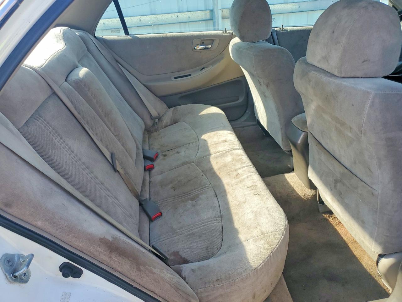 2000 Honda Accord Lx White vin: JHMCG5640YC040393