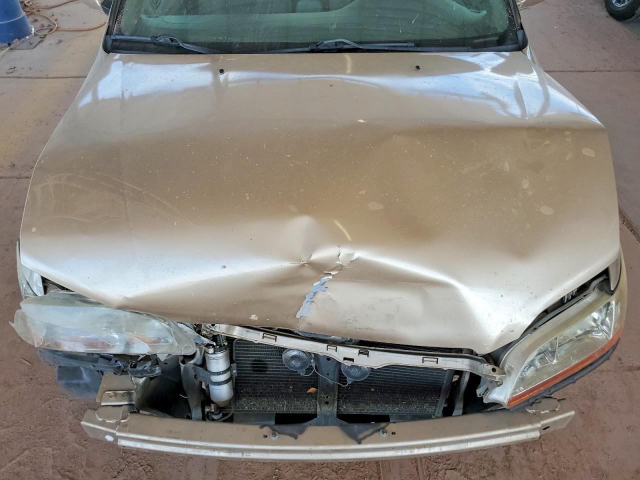 2000 Honda Accord Lx Gold vin: JHMCG5641YC002302