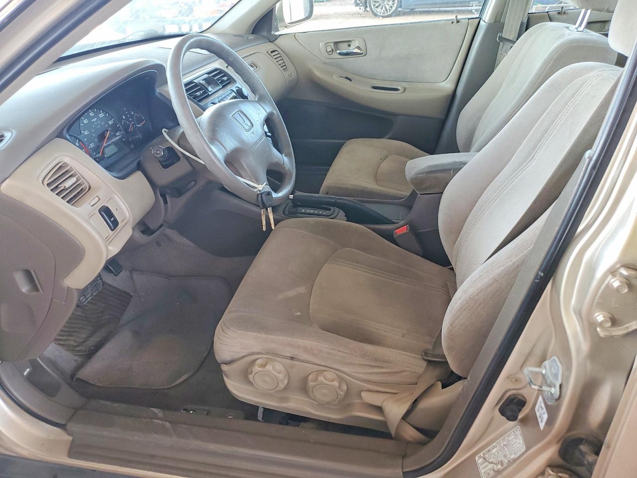 2000 Honda Accord Lx Gold vin: JHMCG5641YC002302