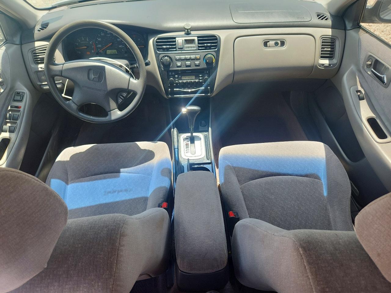 2001 Honda Accord Lx Silver vin: JHMCG56421C011256