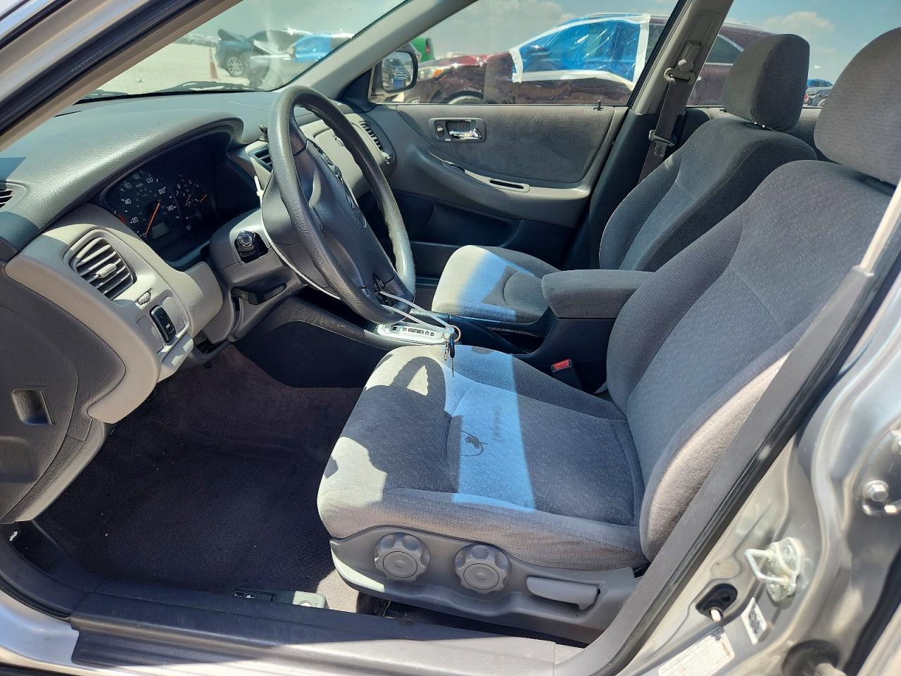 2001 Honda Accord Lx Silver vin: JHMCG56421C011256