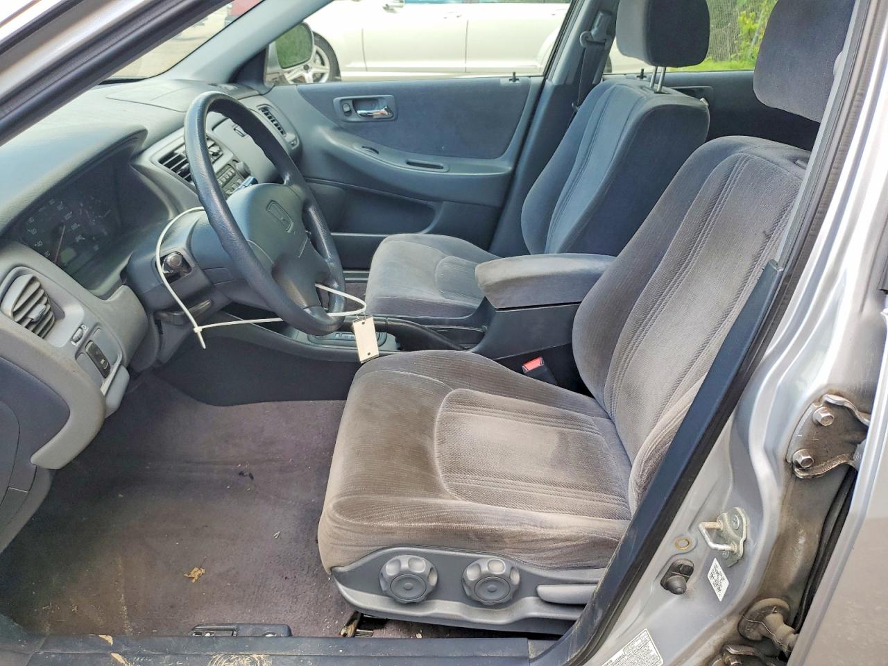 1999 Honda Accord Lx Silver vin: JHMCG5645XC800185