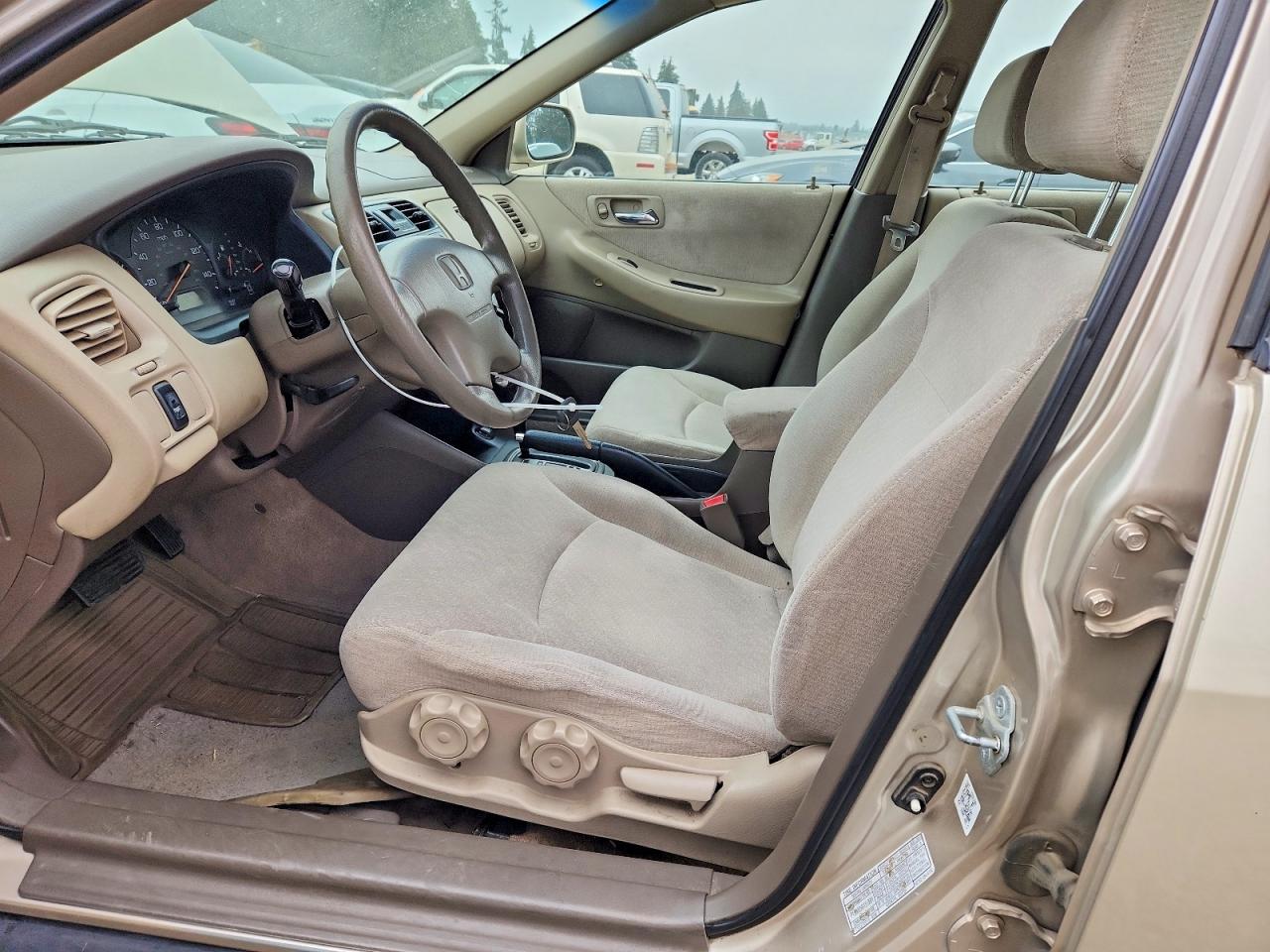 2001 Honda Accord Lx Beige vin: JHMCG56461C005167