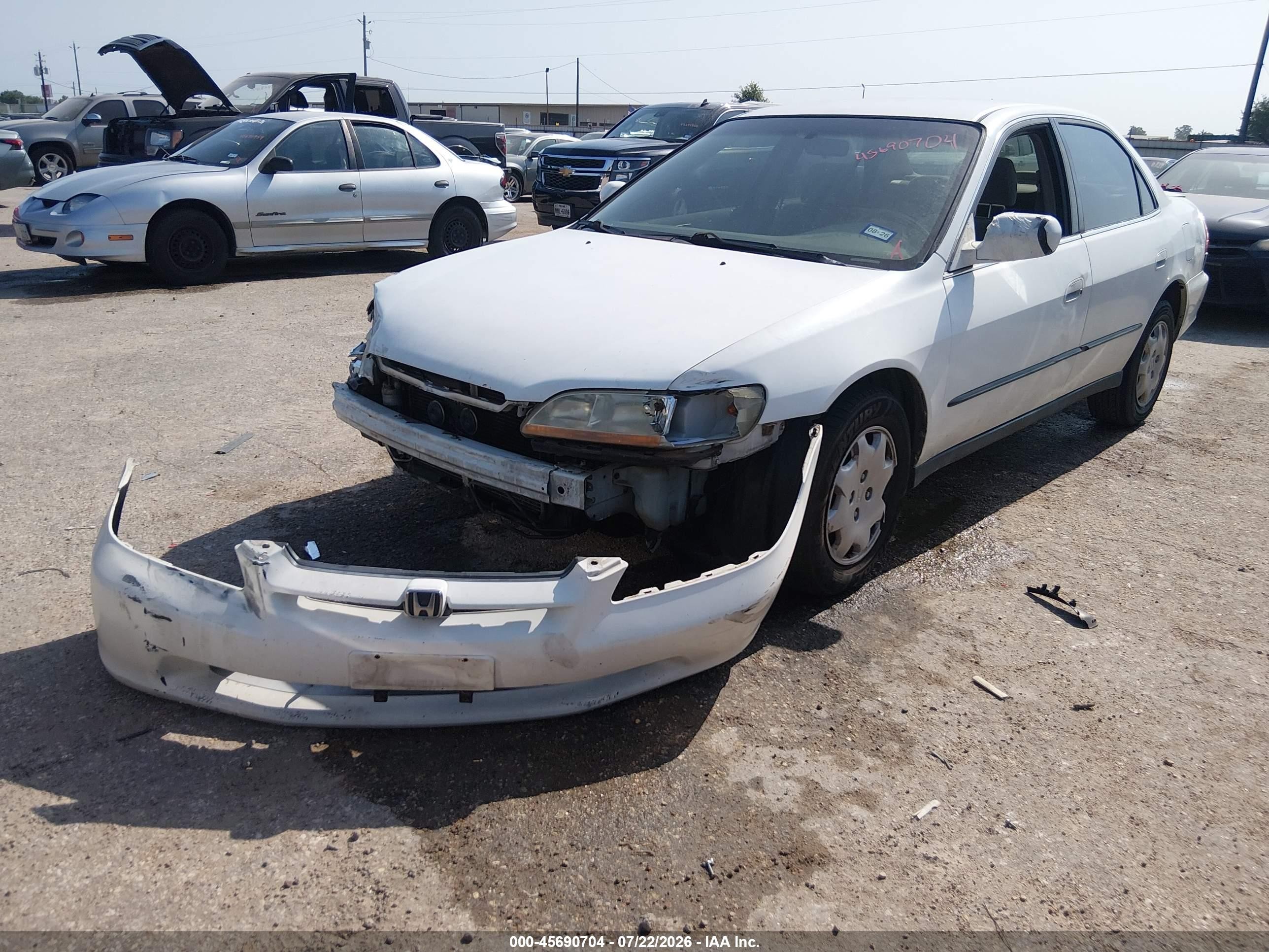 1999 Honda Accord Lx White vin: JHMCG5646XC007512
