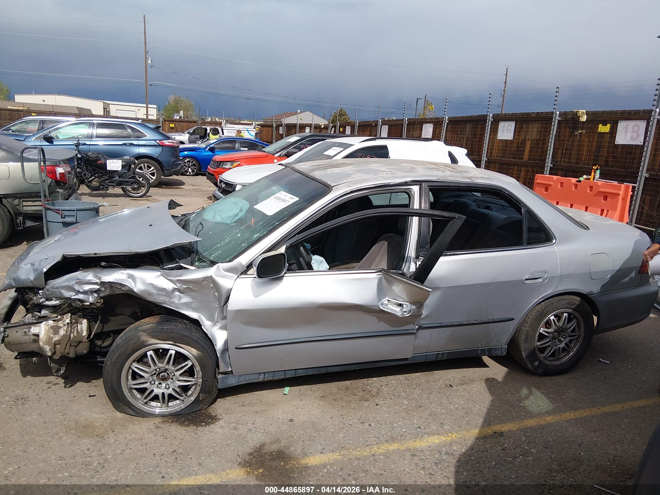 1999 Honda Accord Lx Gray vin: JHMCG5646XC036394