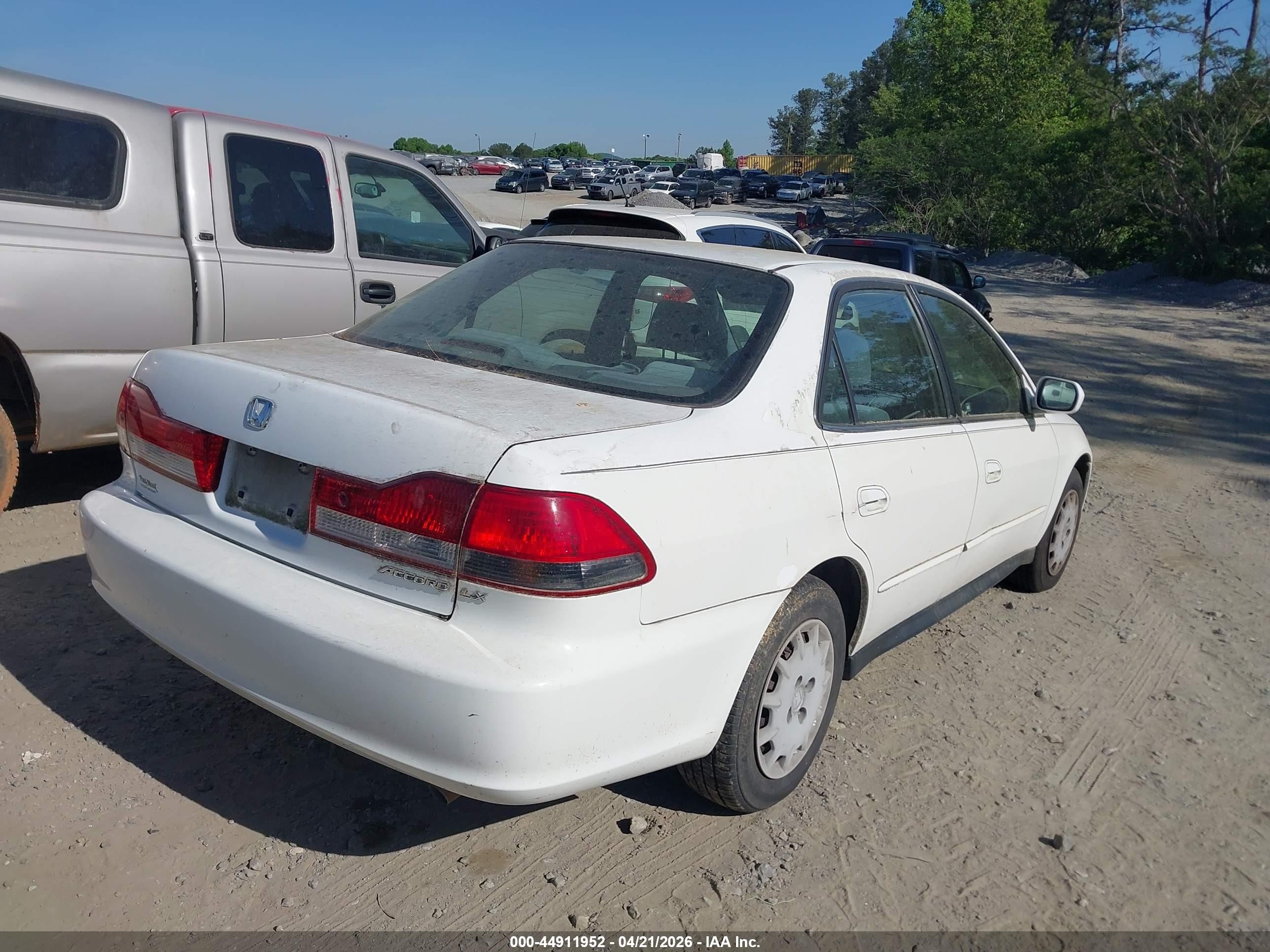 2001 Honda Accord 2.3 Lx White vin: JHMCG56491C005096