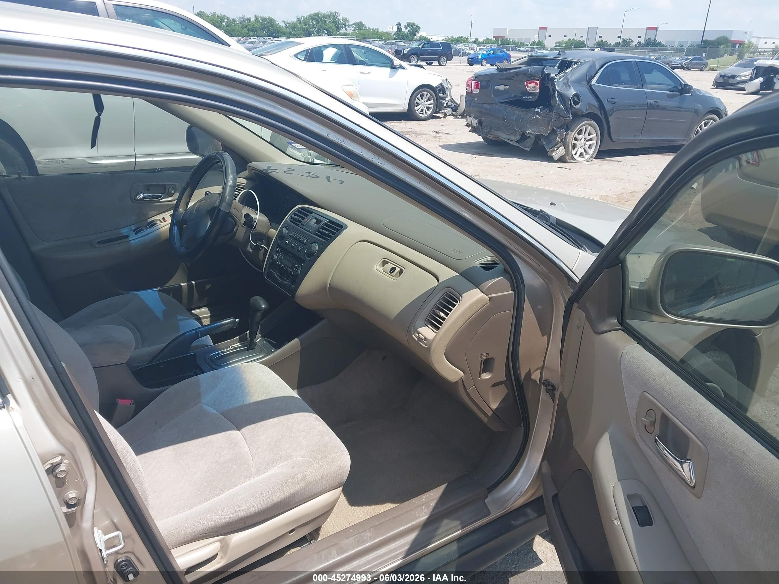 2001 Honda Accord 2.3 Lx Желто-коричневый vin: JHMCG56491C021492
