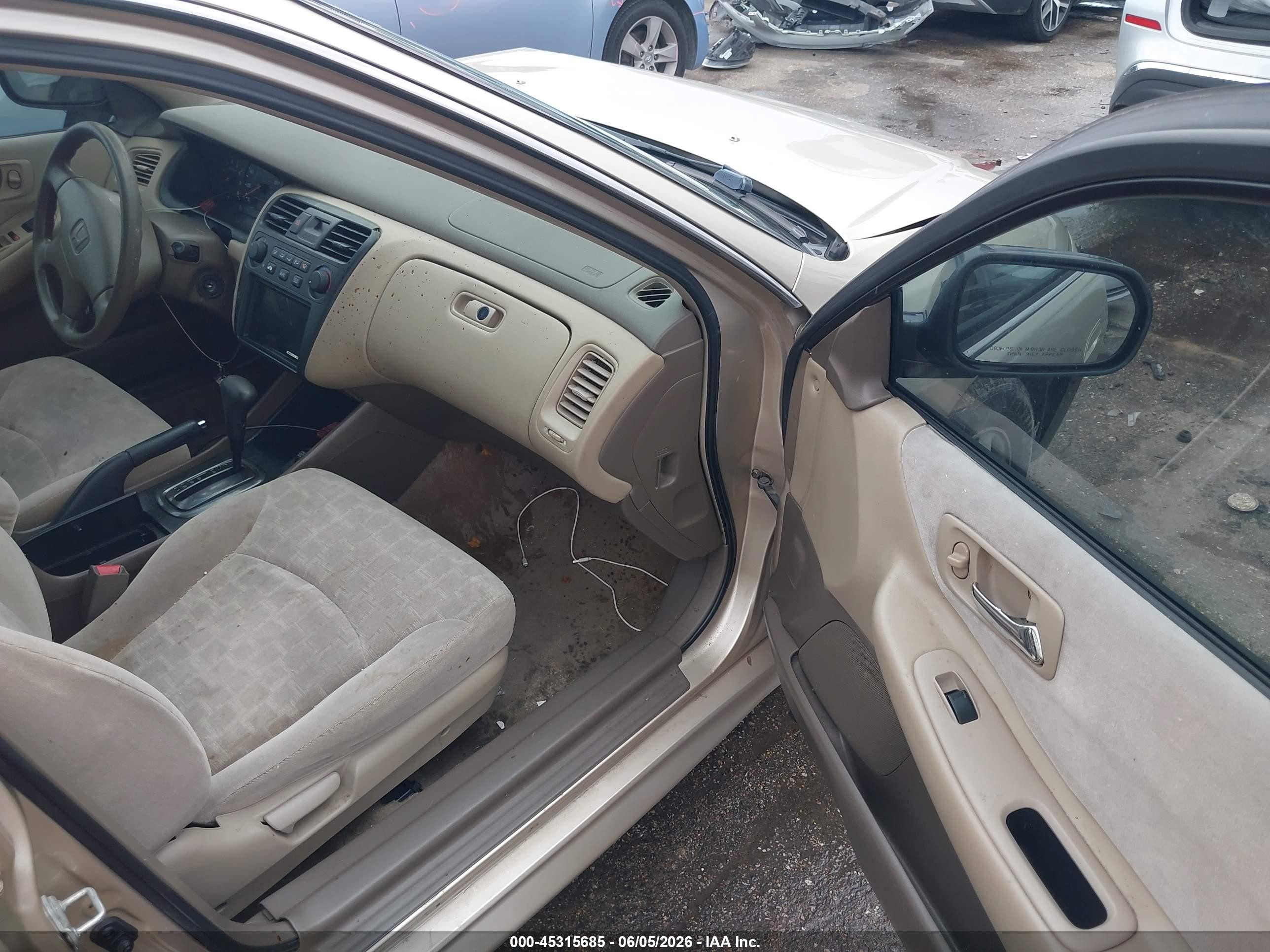 2001 Honda Accord 2.3 Ex Бежевый vin: JHMCG56611C027398