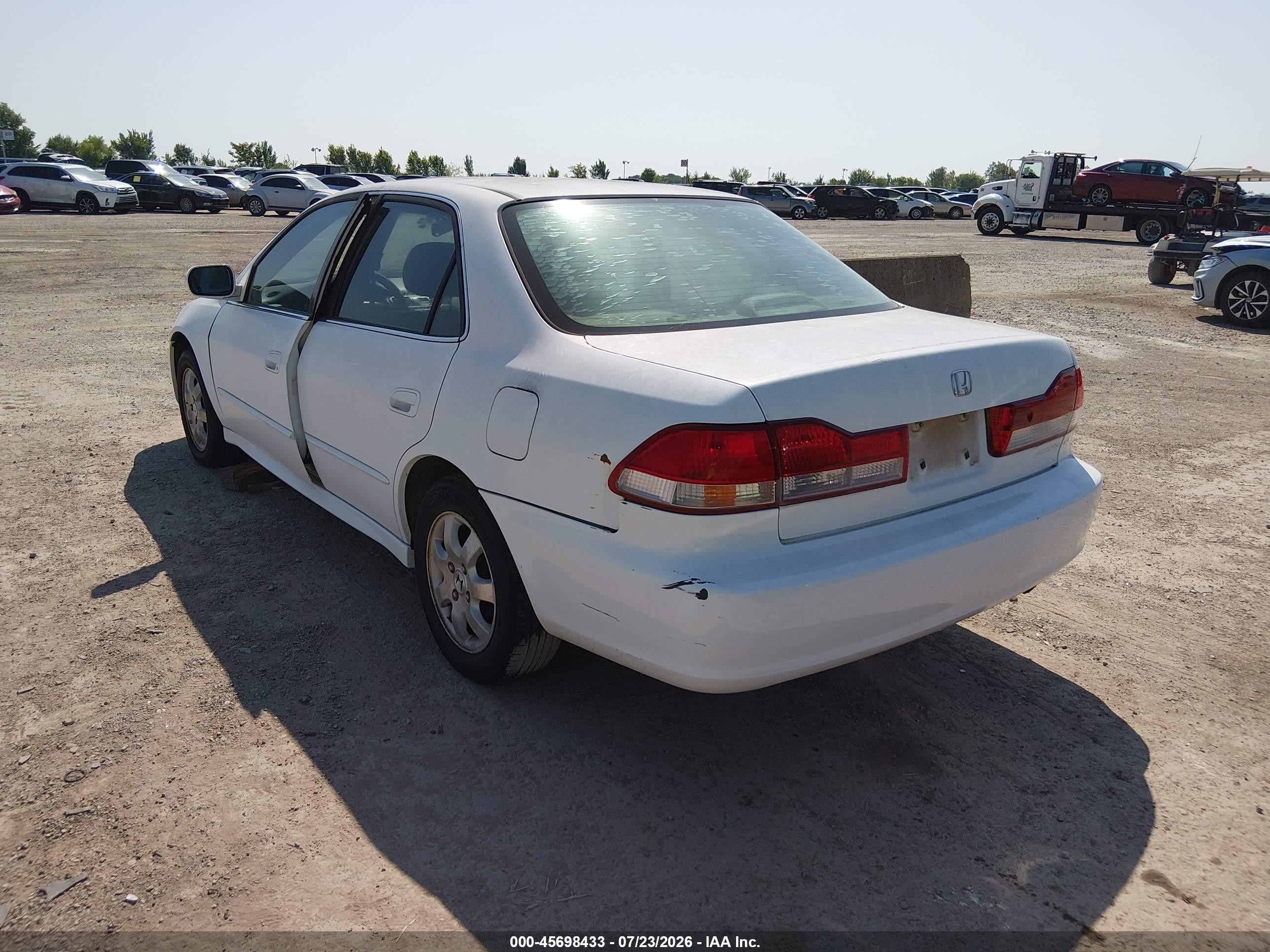 2002 Honda Accord 2.3 Ex White vin: JHMCG56682C017064
