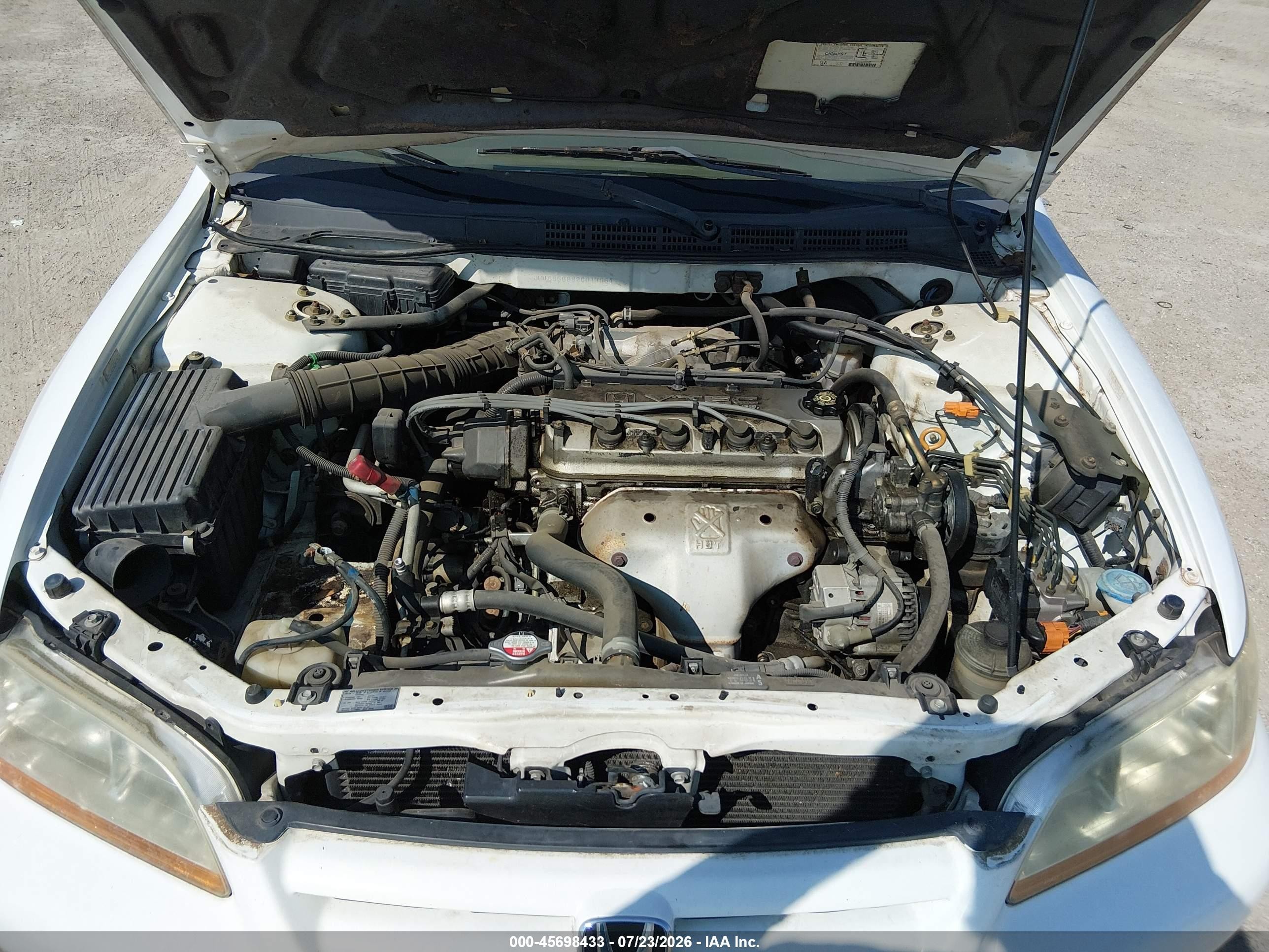 2002 Honda Accord 2.3 Ex White vin: JHMCG56682C017064