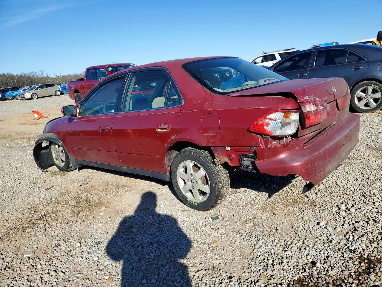 2001 Honda Accord Red vin: JHMCG5670YC024138