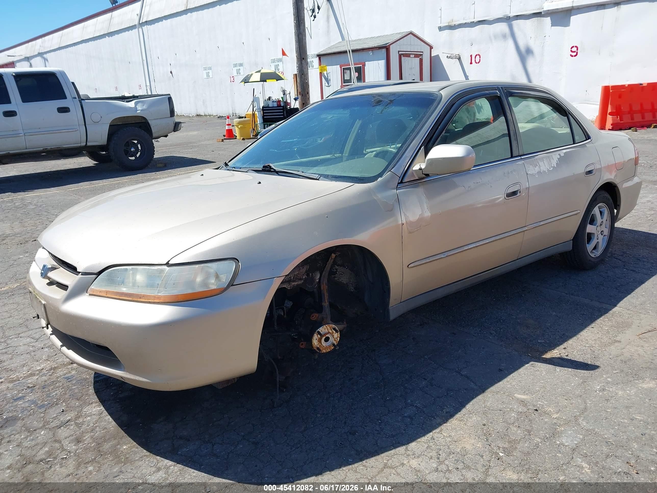 2000 Honda Accord 2.3 Se Золотой vin: JHMCG5671YC028215
