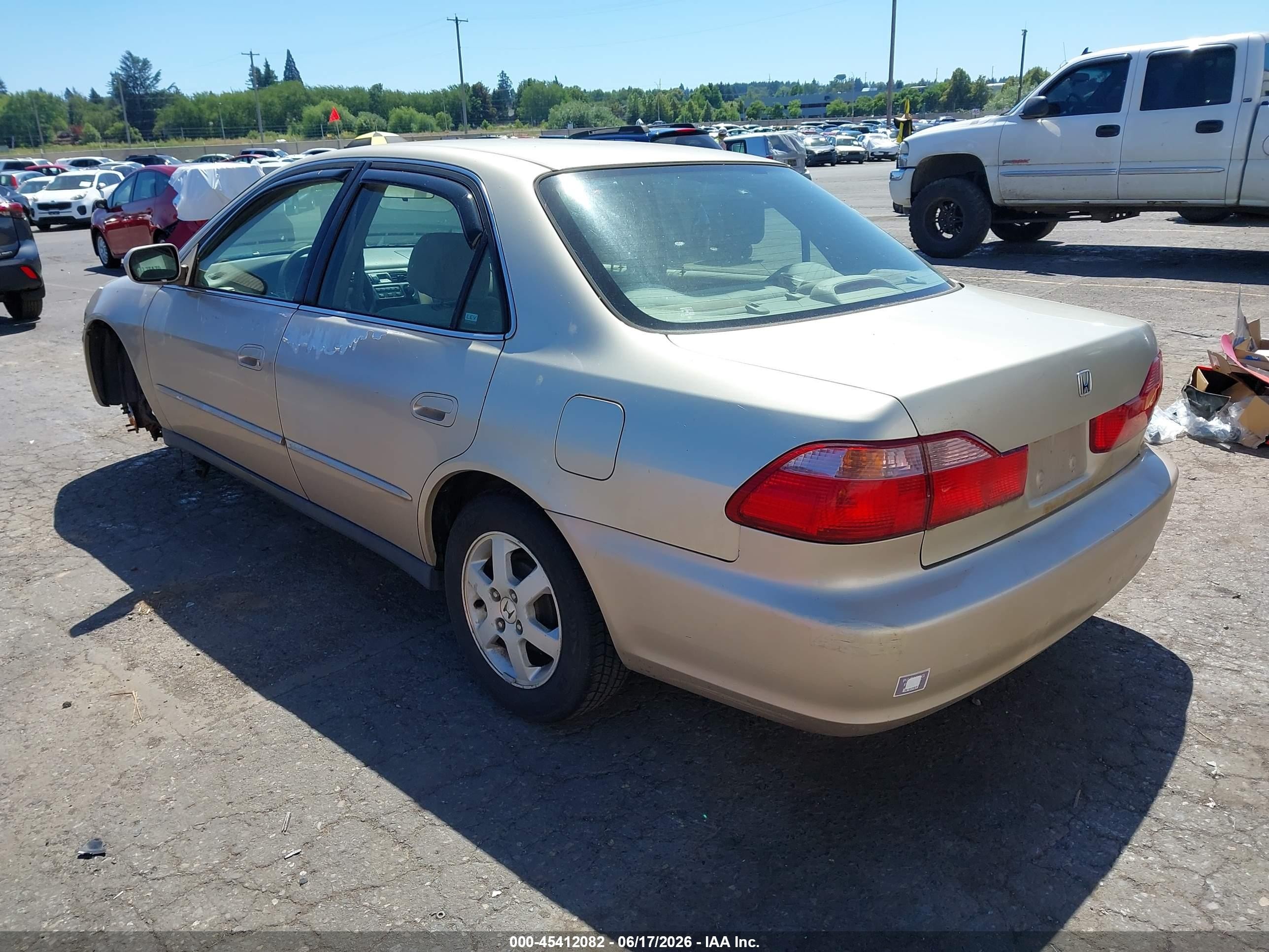 2000 Honda Accord 2.3 Se Золотой vin: JHMCG5671YC028215