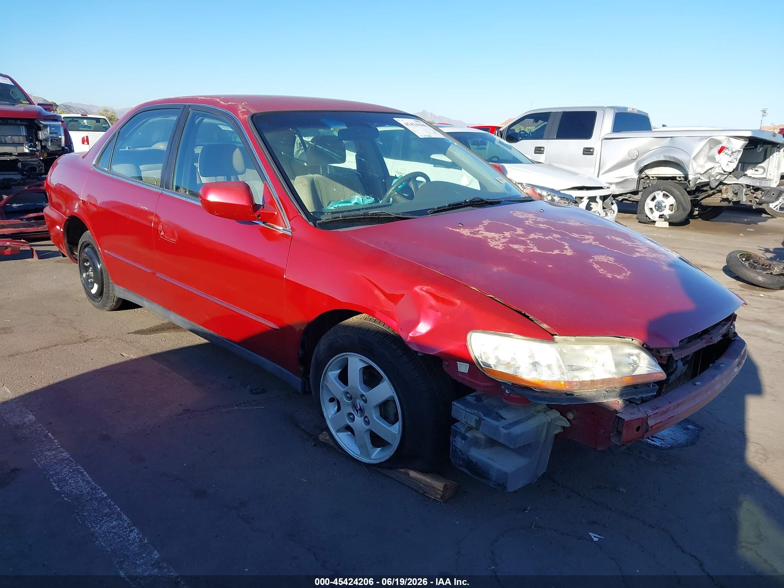 2000 Honda Accord 2.3 Se Red vin: JHMCG5676YC010177