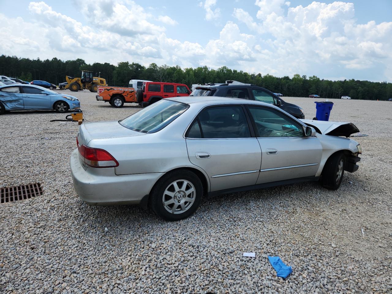 2002 Hond Accord Silver vin: JHMCG567X2C029662