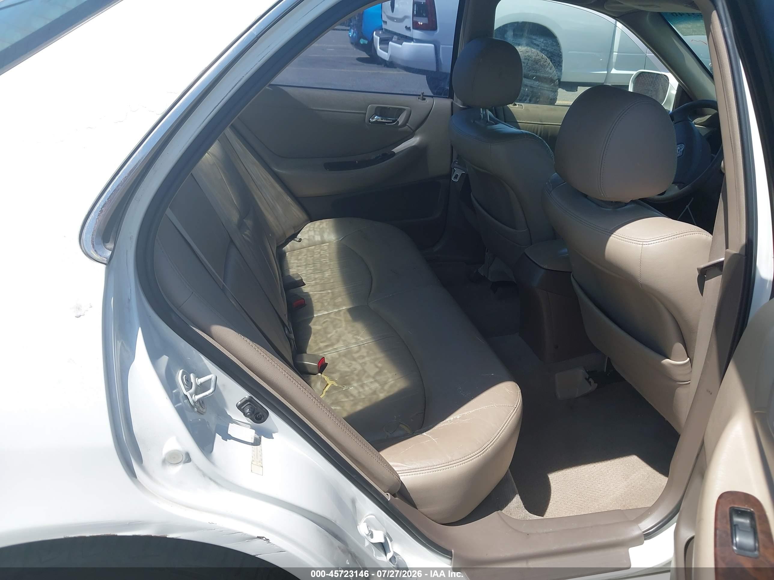 2001 Honda Accord 2.3 Ex White vin: JHMCG66061C026815