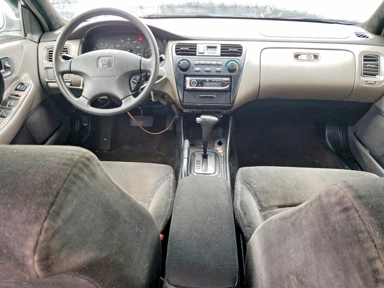 2001 Honda Accord 4d Lx Серый vin: JHMCG66501C002117