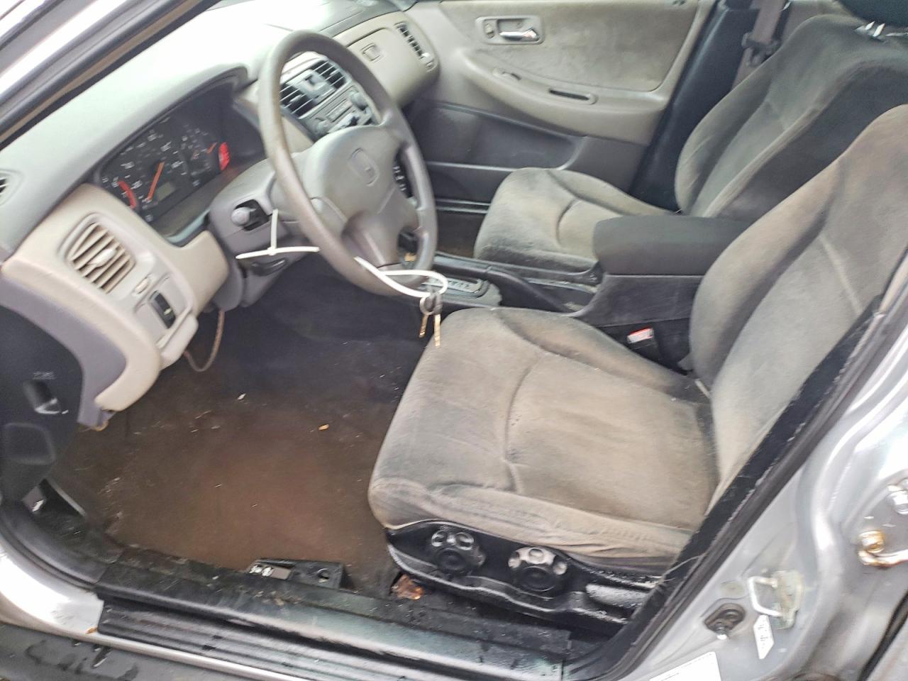 2001 Honda Accord 4d Lx Серый vin: JHMCG66501C002117
