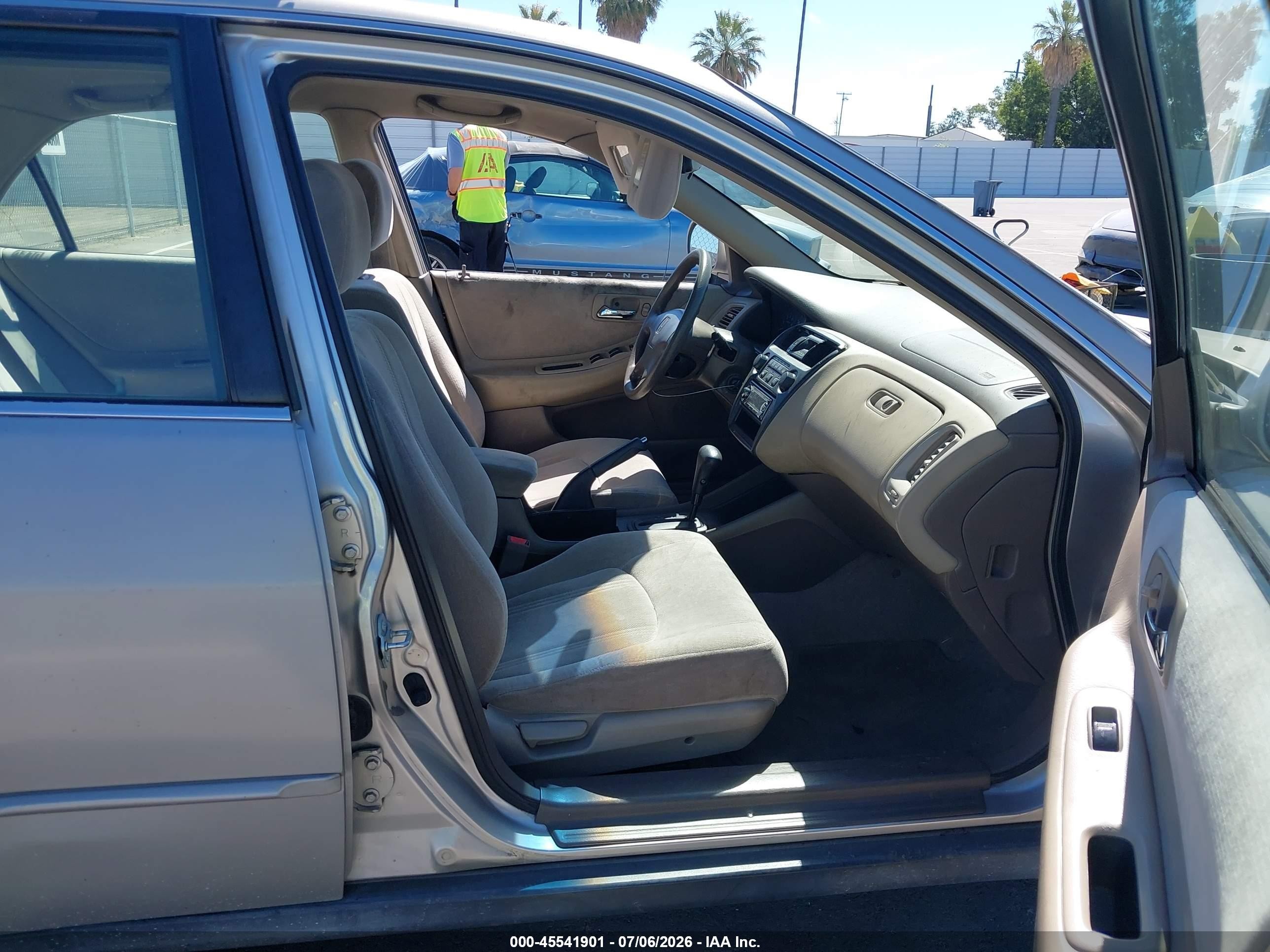 1999 Honda Accord Lx Beige vin: JHMCG6650XC012378
