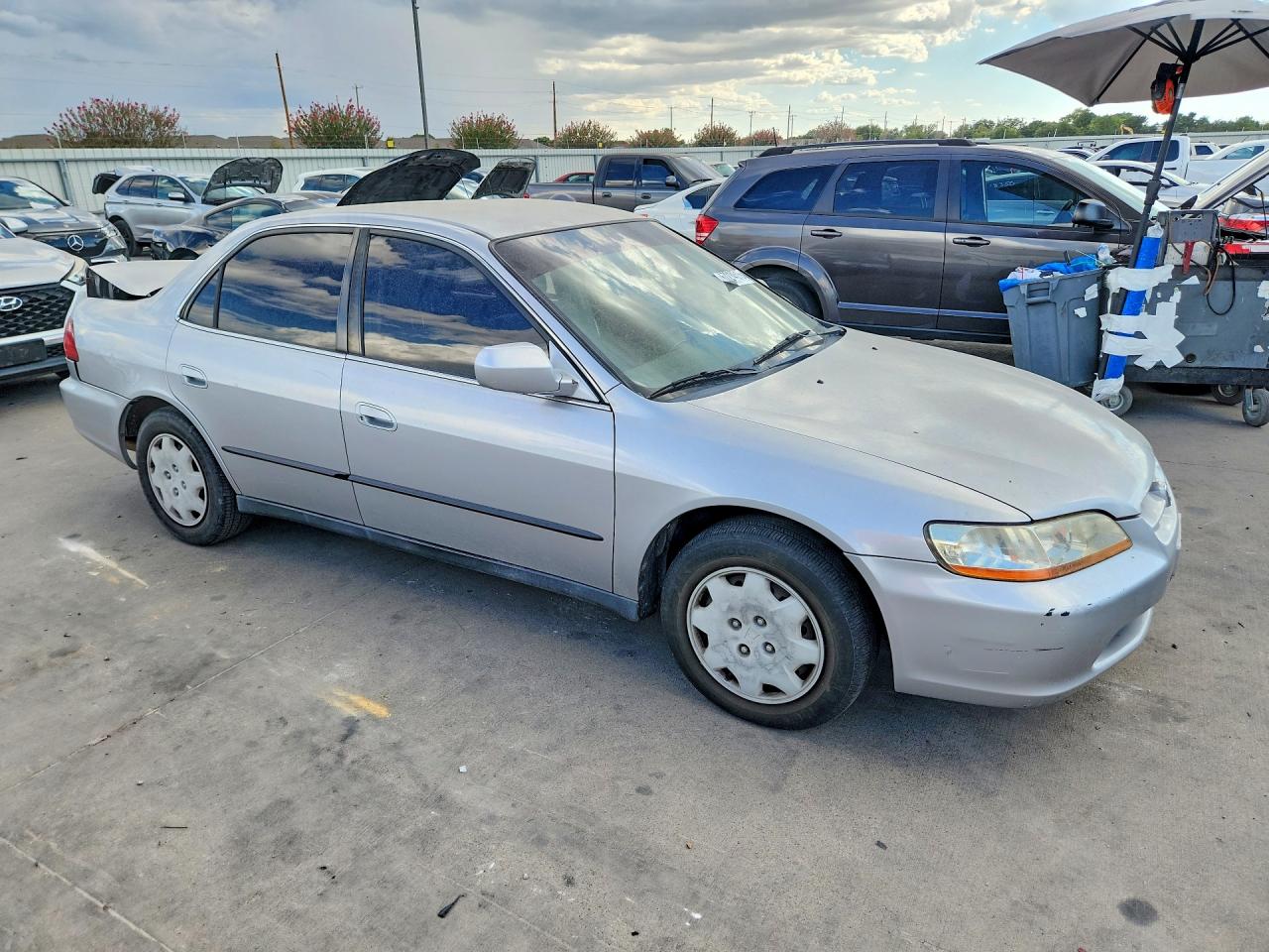 1999 Honda Accord Lx Silver vin: JHMCG6650XC027852
