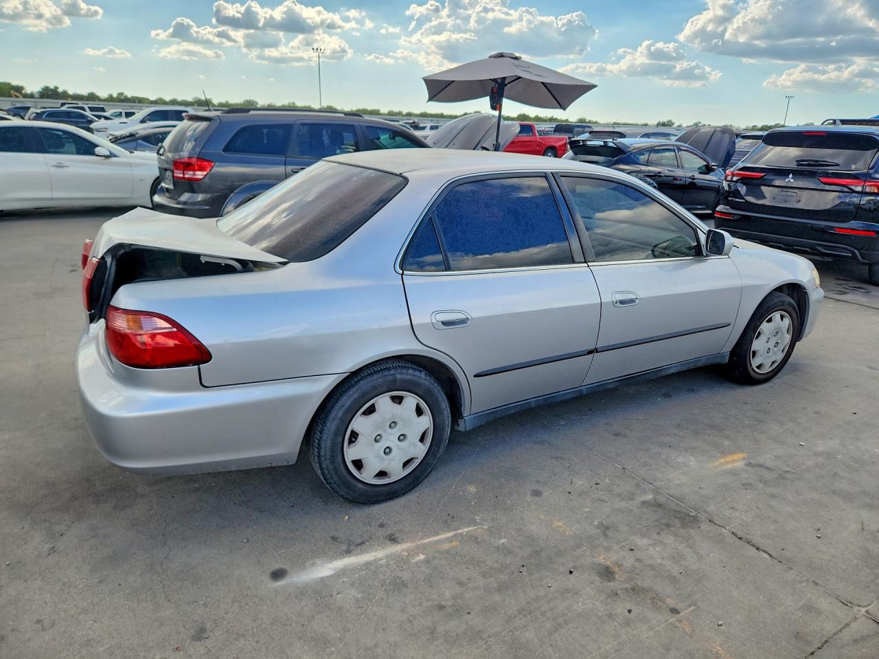 1999 Honda Accord Lx Silver vin: JHMCG6650XC027852