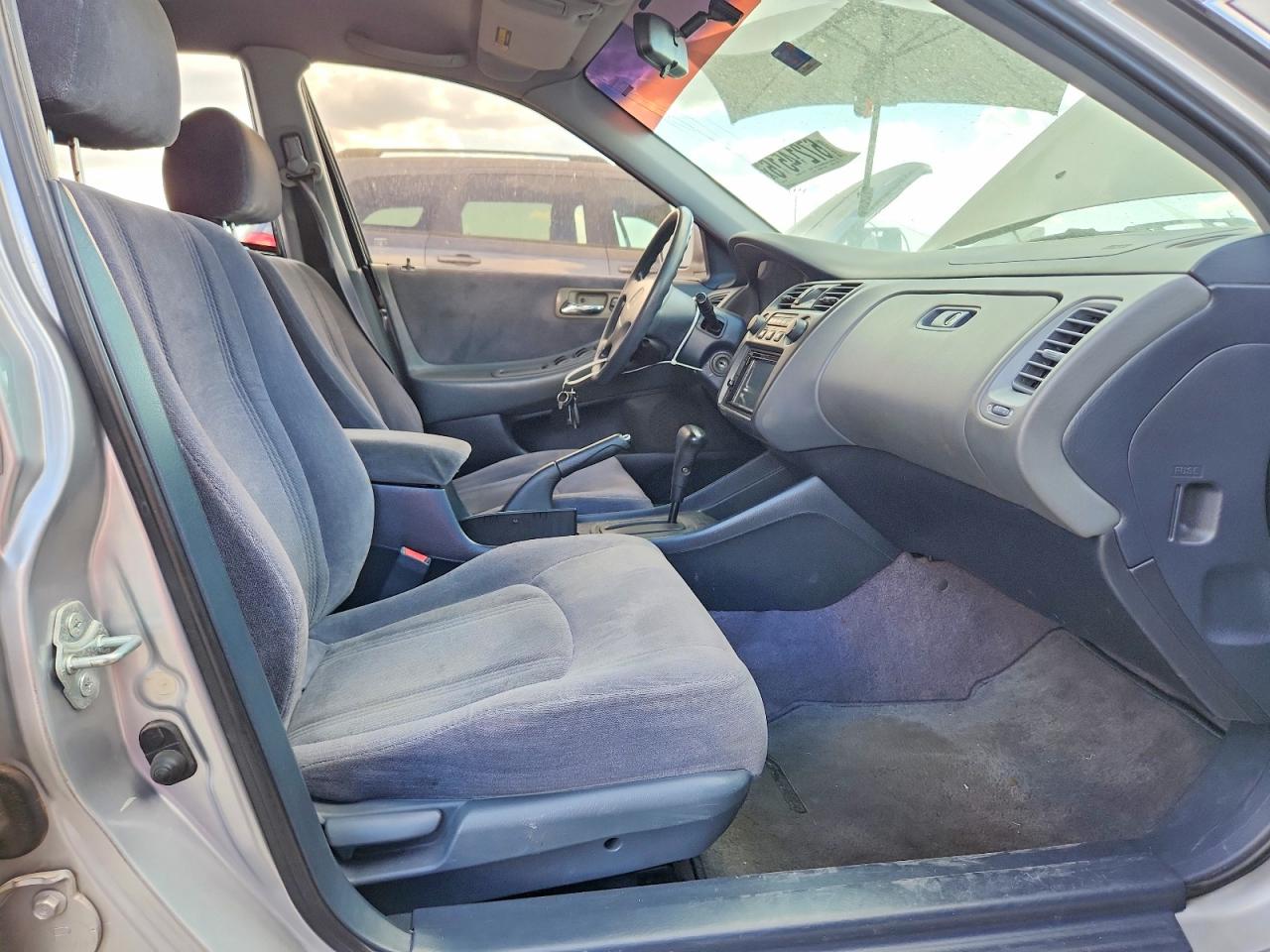 1999 Honda Accord Lx Silver vin: JHMCG6650XC027852