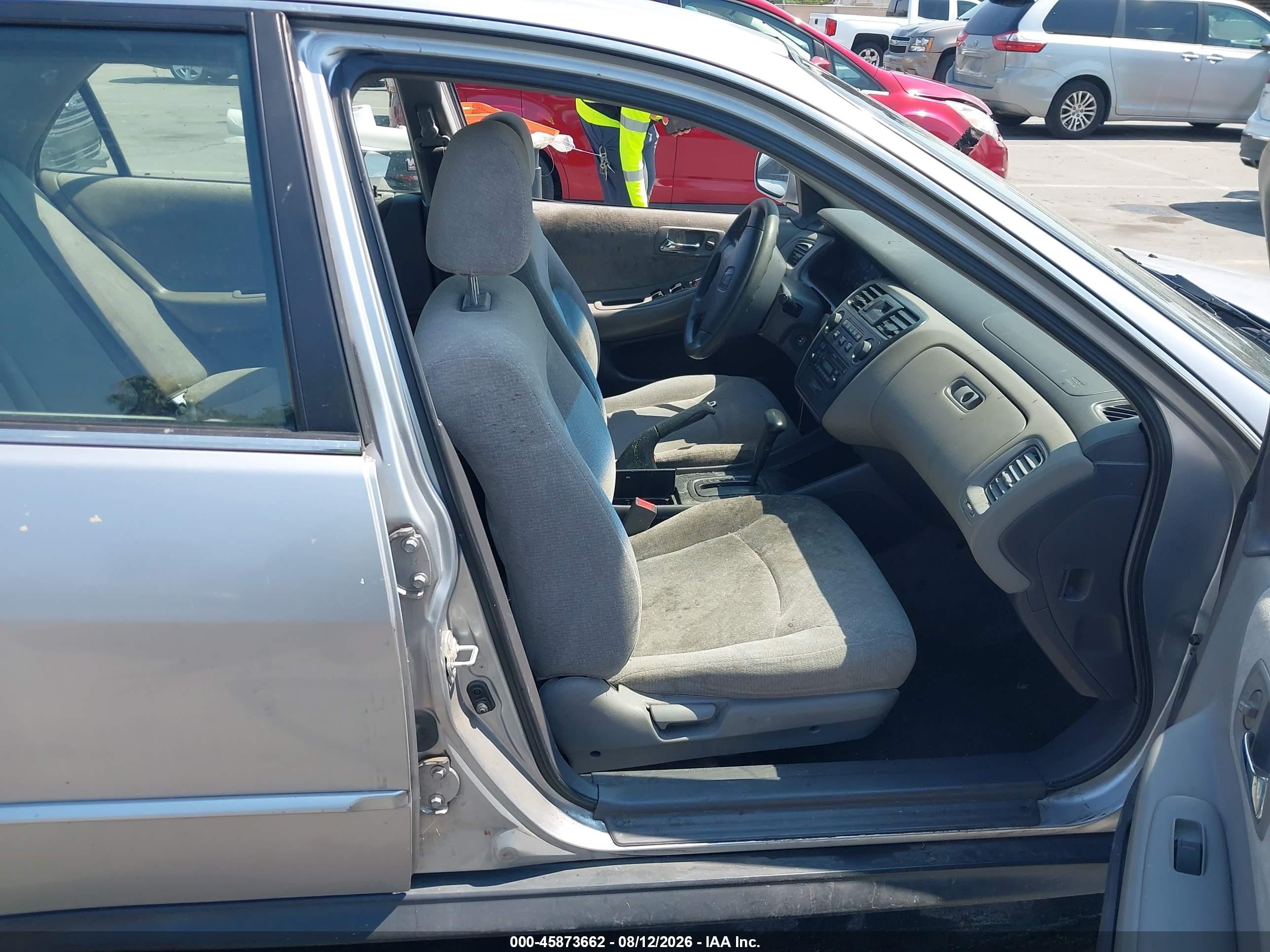 2002 Honda Accord 2.3 Lx Silver vin: JHMCG66522C000290