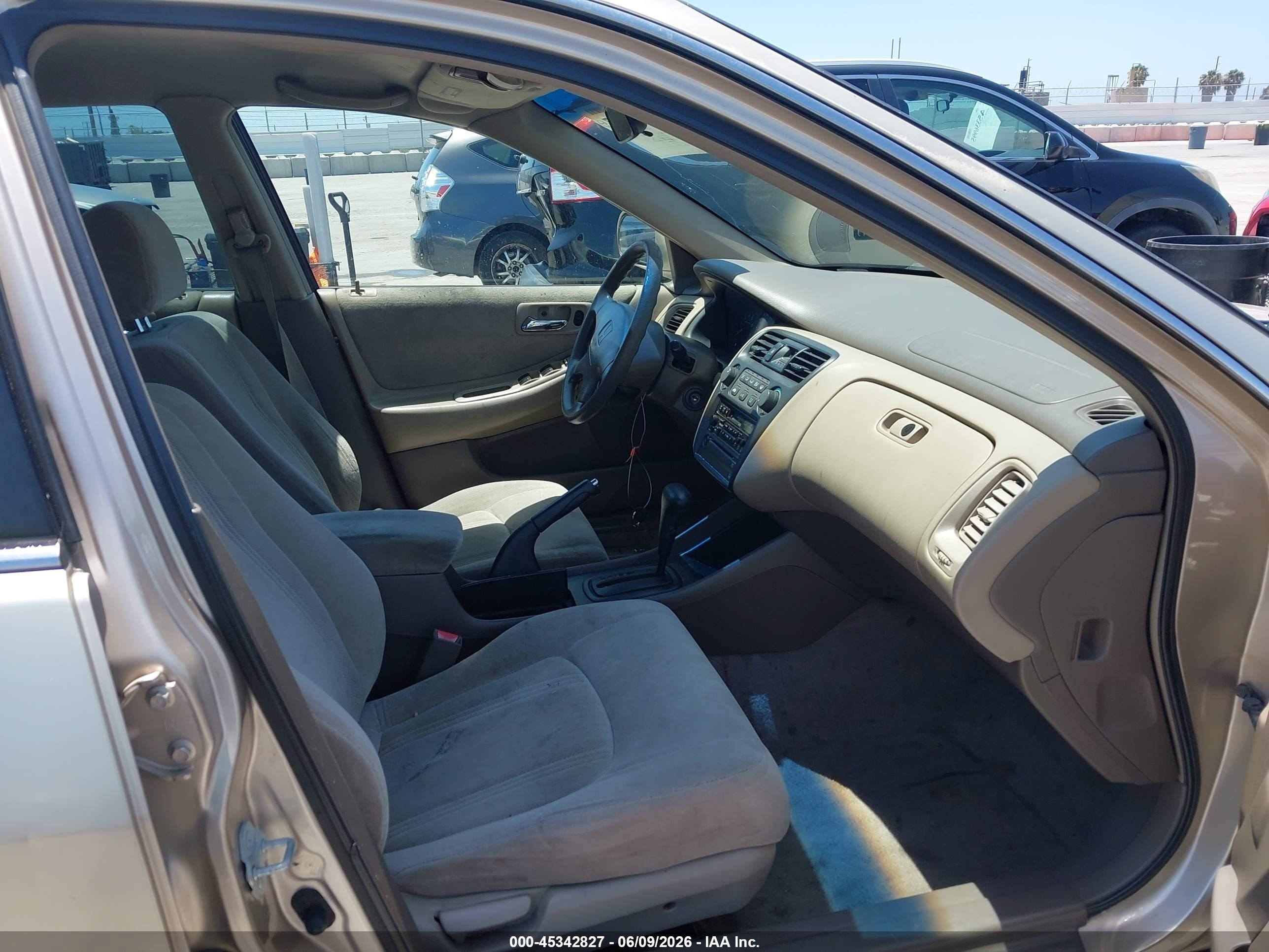 2000 Honda Accord 2.3 Lx Gold vin: JHMCG6652YC003151