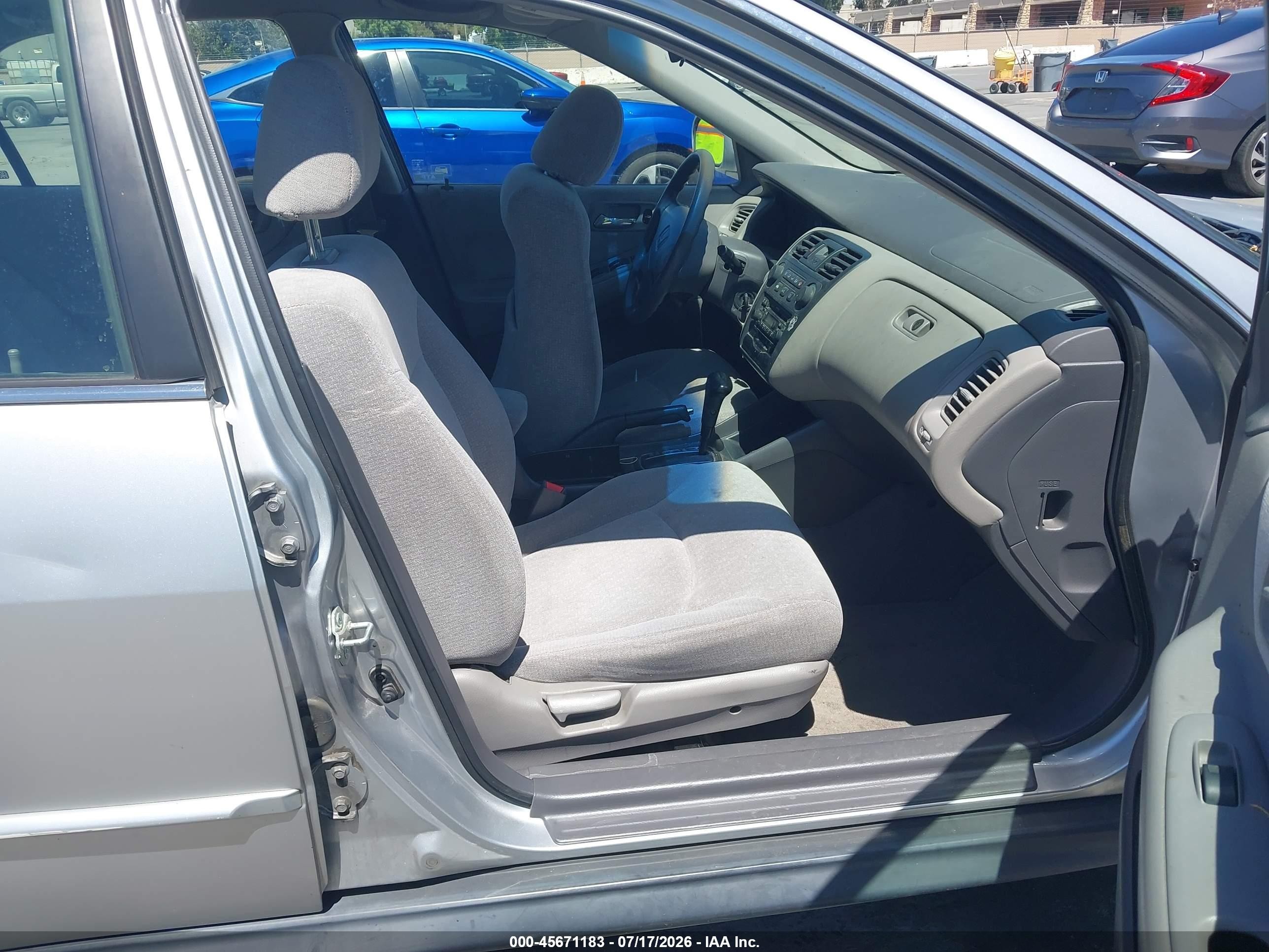 2001 Honda Accord 2.3 Lx Silver vin: JHMCG66541C014397