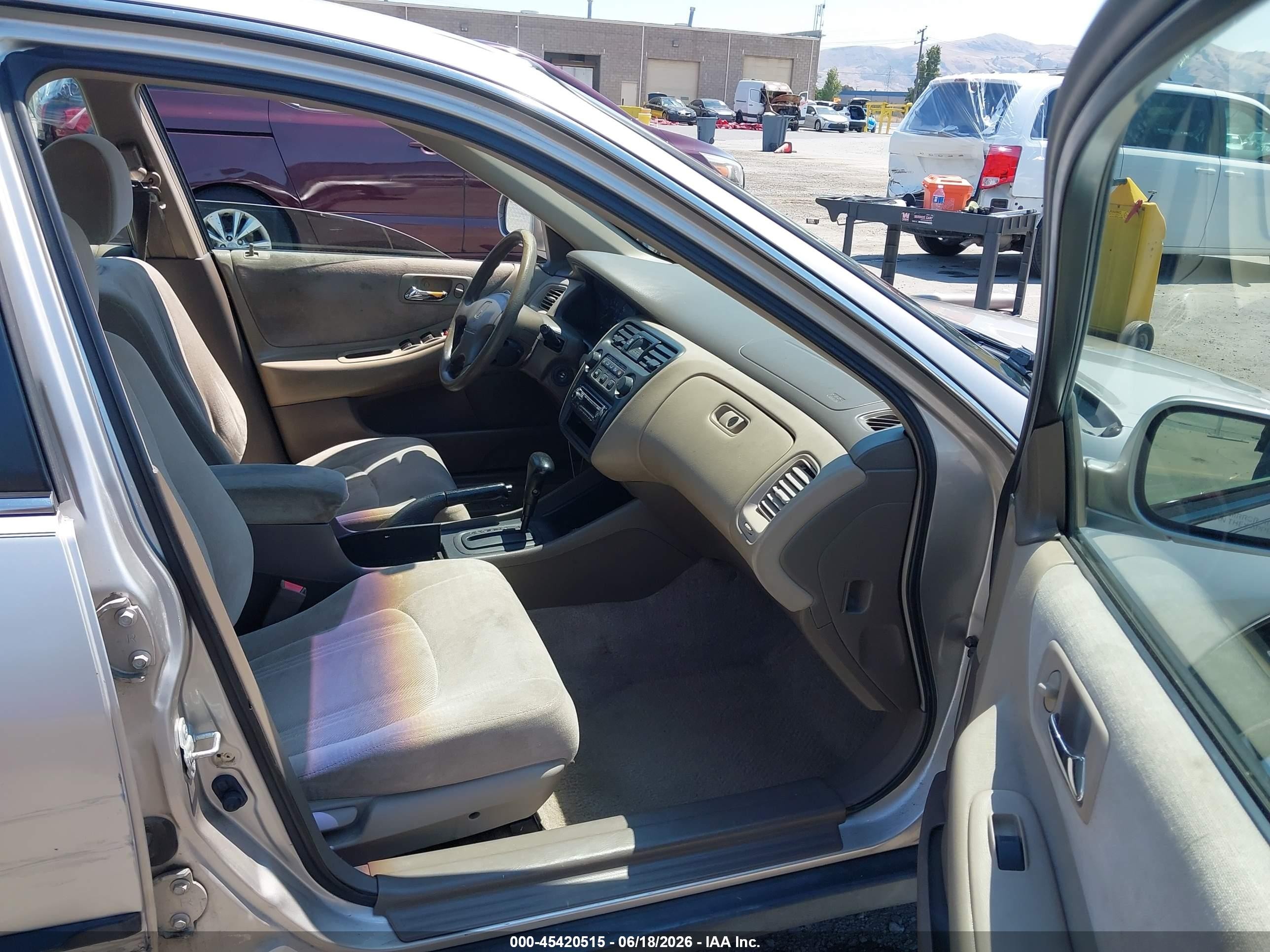 1999 Honda Accord Lx Gold vin: JHMCG6654XC008916