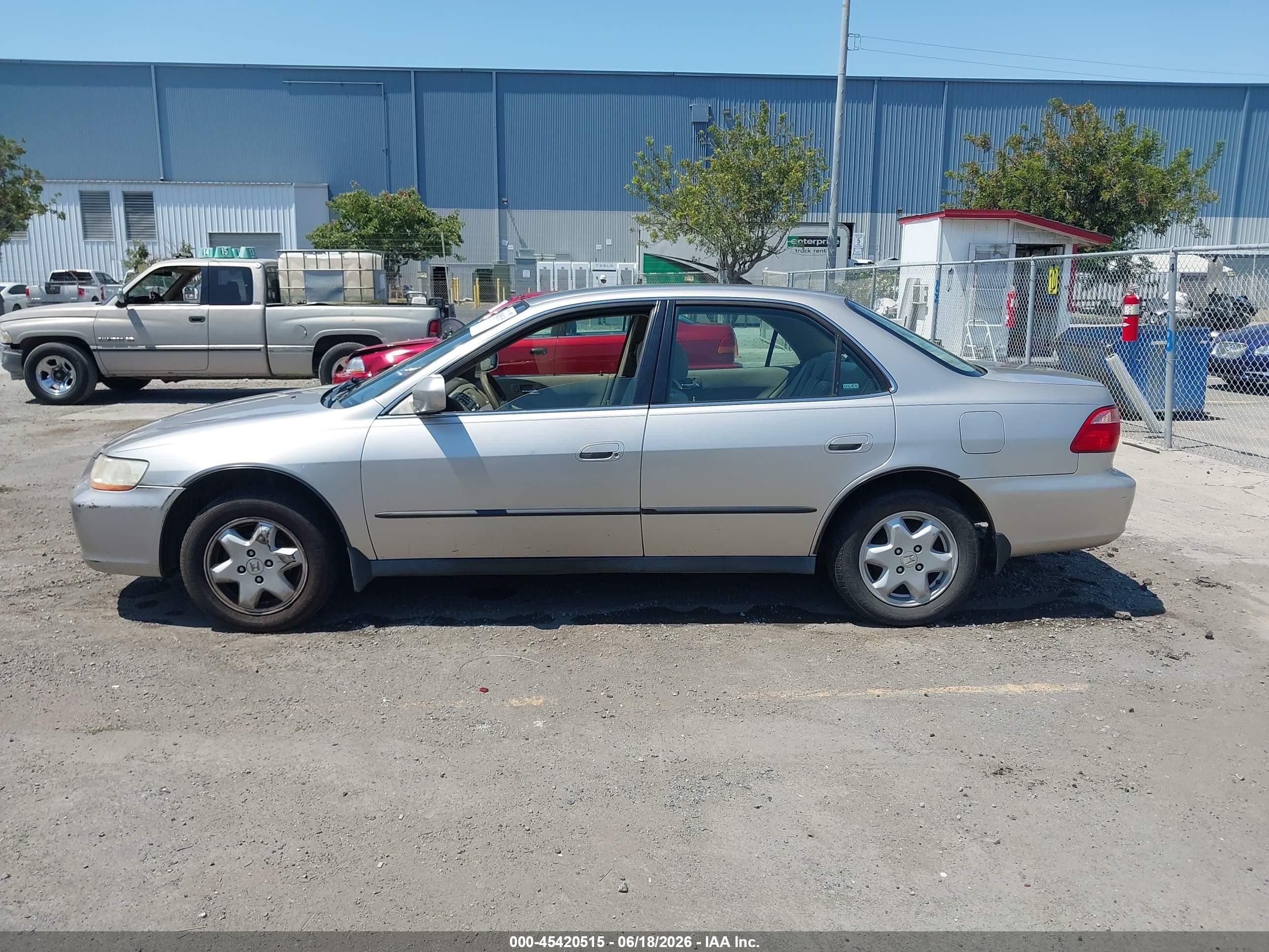 1999 Honda Accord Lx Gold vin: JHMCG6654XC008916