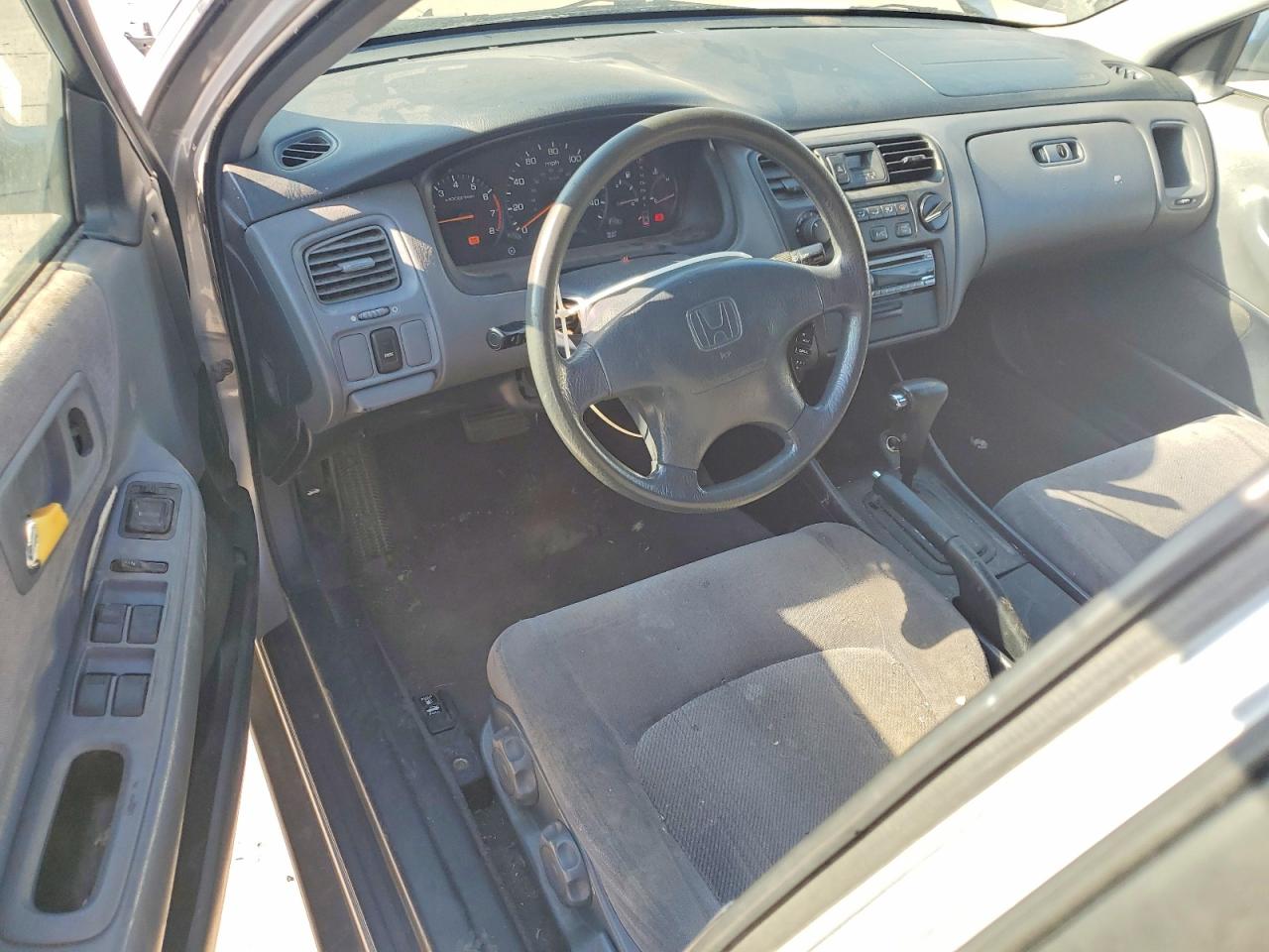 2000 Honda Accord Lx Silver vin: JHMCG6655YC007999