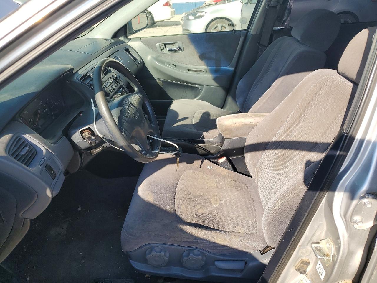 2000 Honda Accord Lx Silver vin: JHMCG6655YC007999