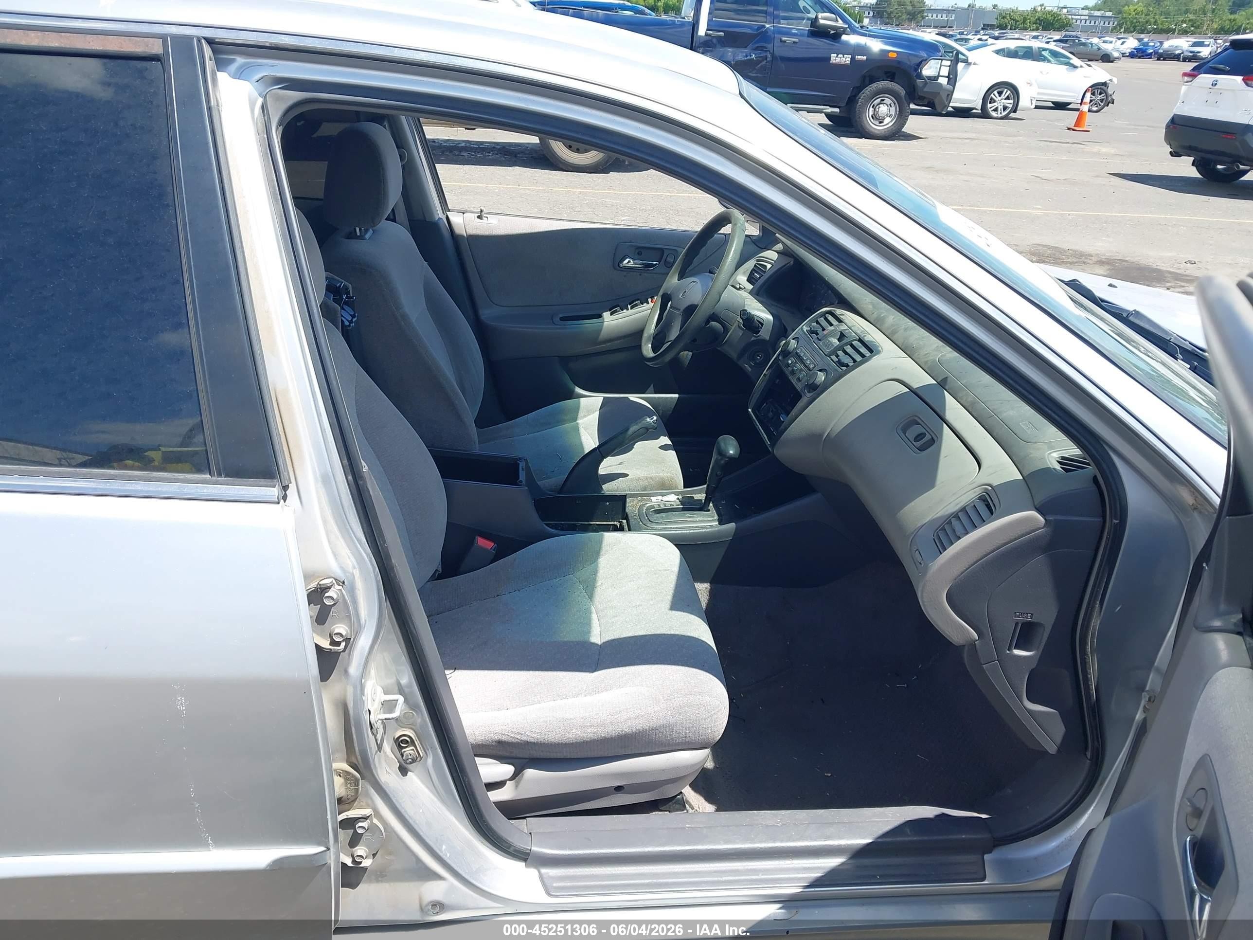 2001 Honda Accord 2.3 Lx Silver vin: JHMCG66571C025264