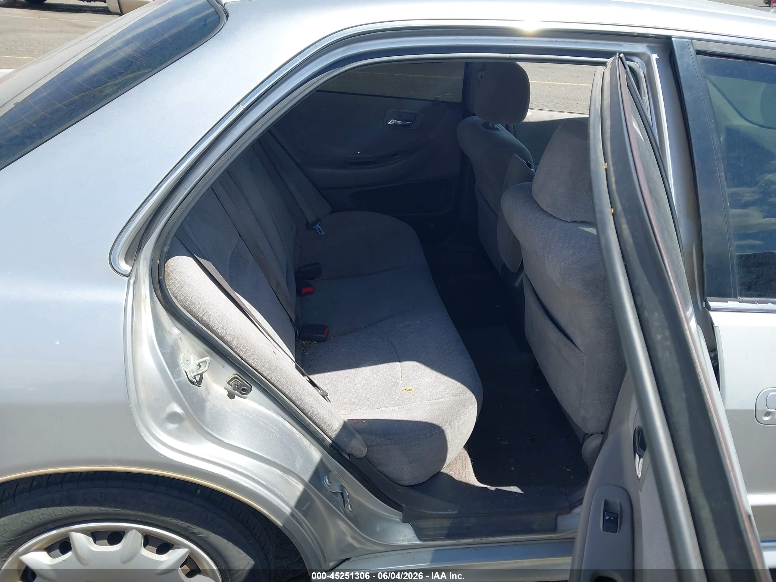2001 Honda Accord 2.3 Lx Silver vin: JHMCG66571C025264