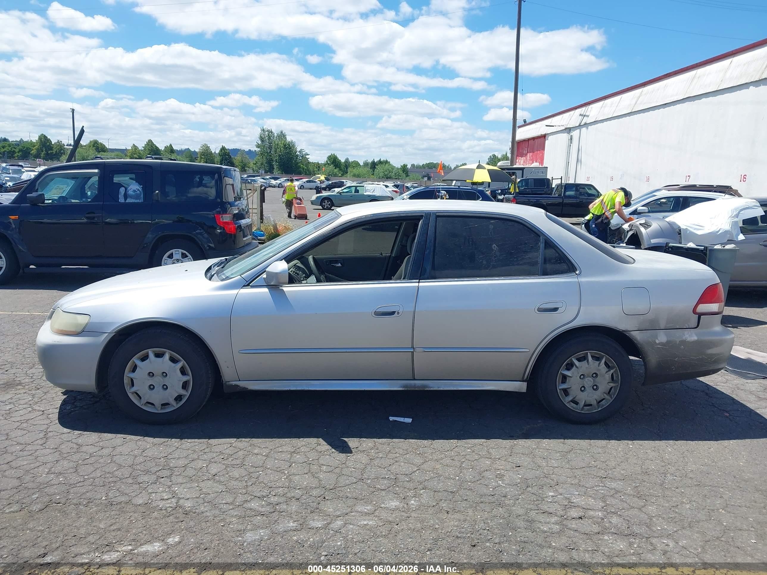 2001 Honda Accord 2.3 Lx Silver vin: JHMCG66571C025264
