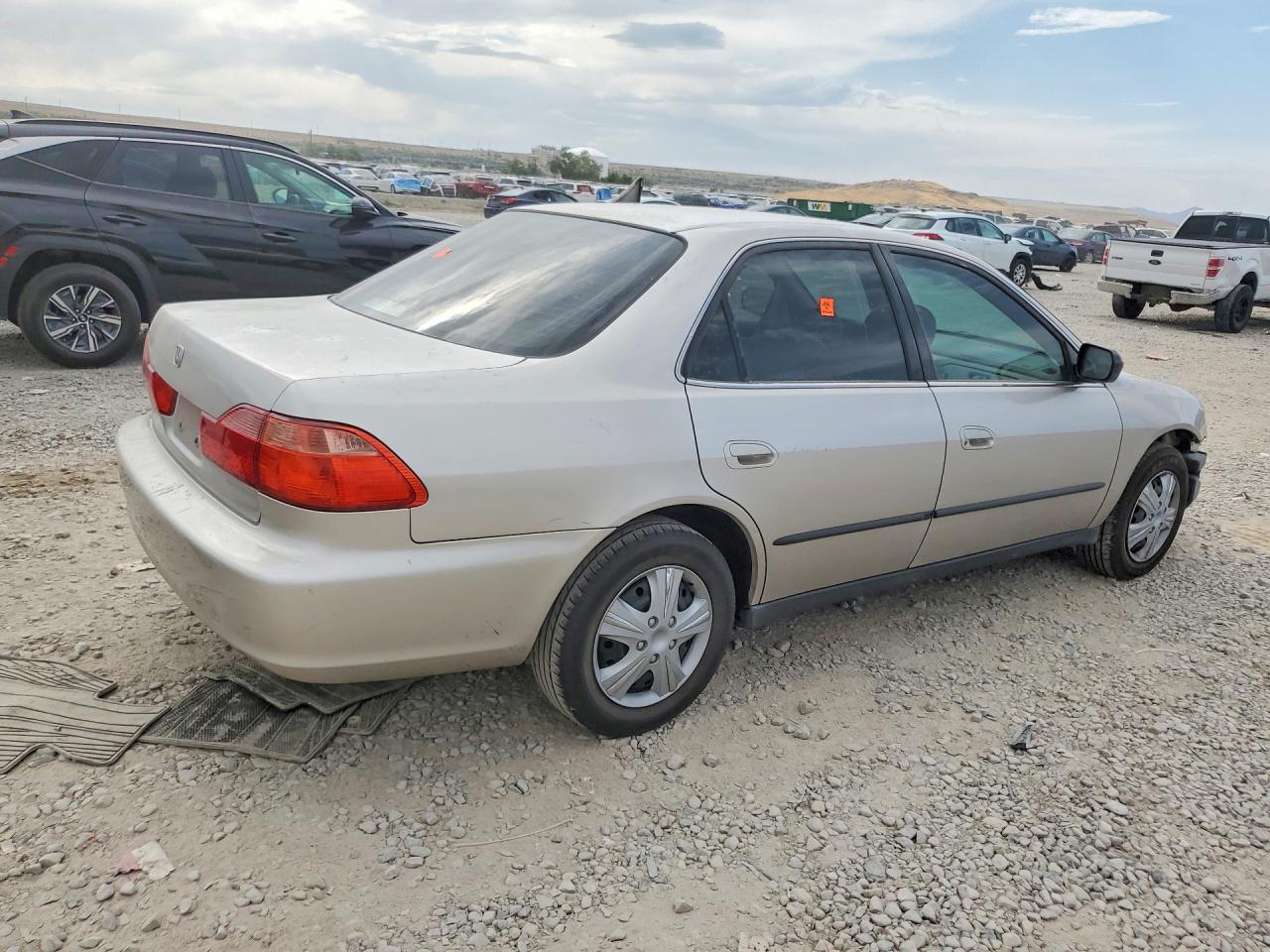 1999 Honda Accord Lx Tan vin: JHMCG6657XC028254