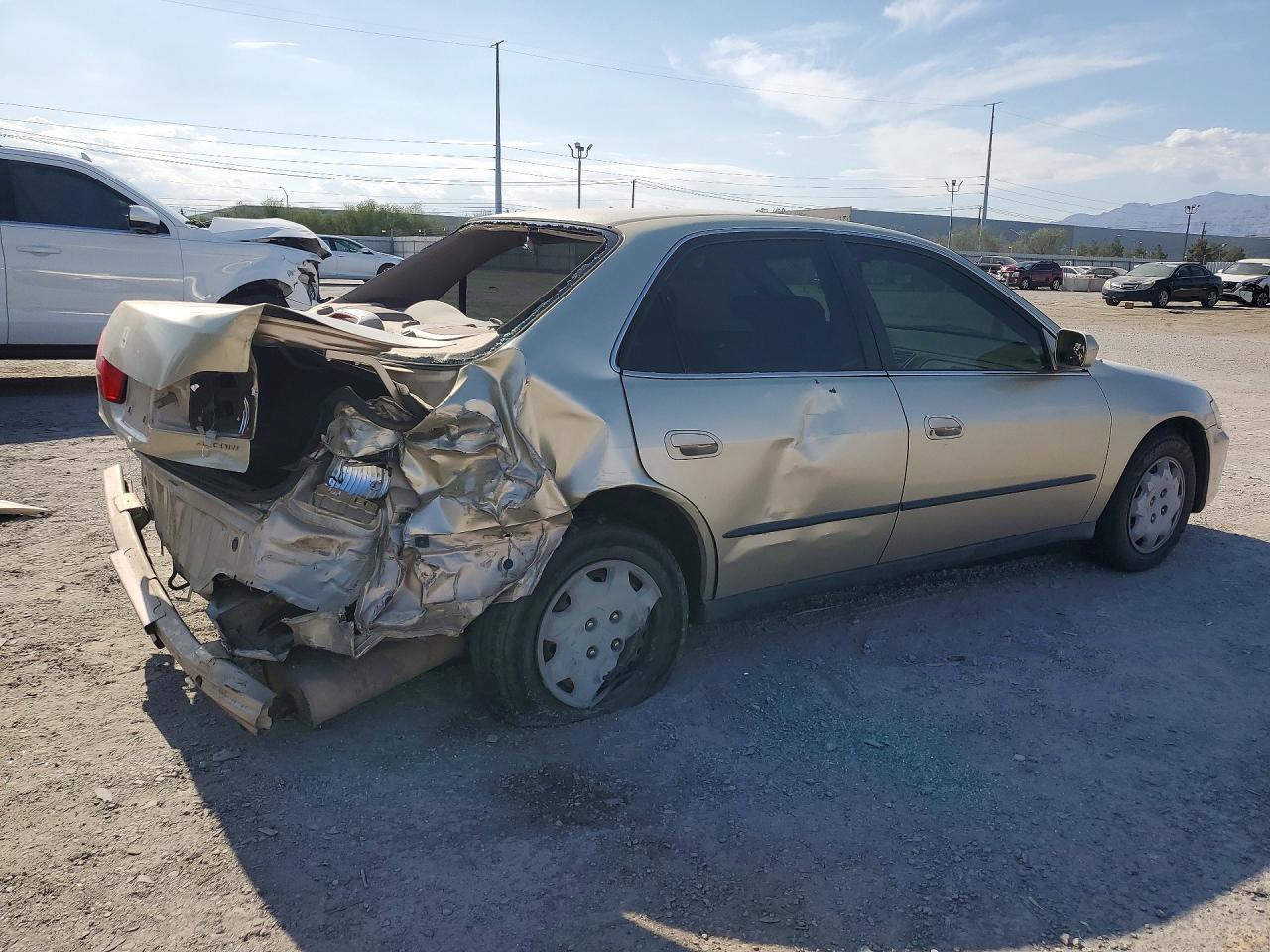 2000 Honda Accord Lx Gold vin: JHMCG665XYC002958