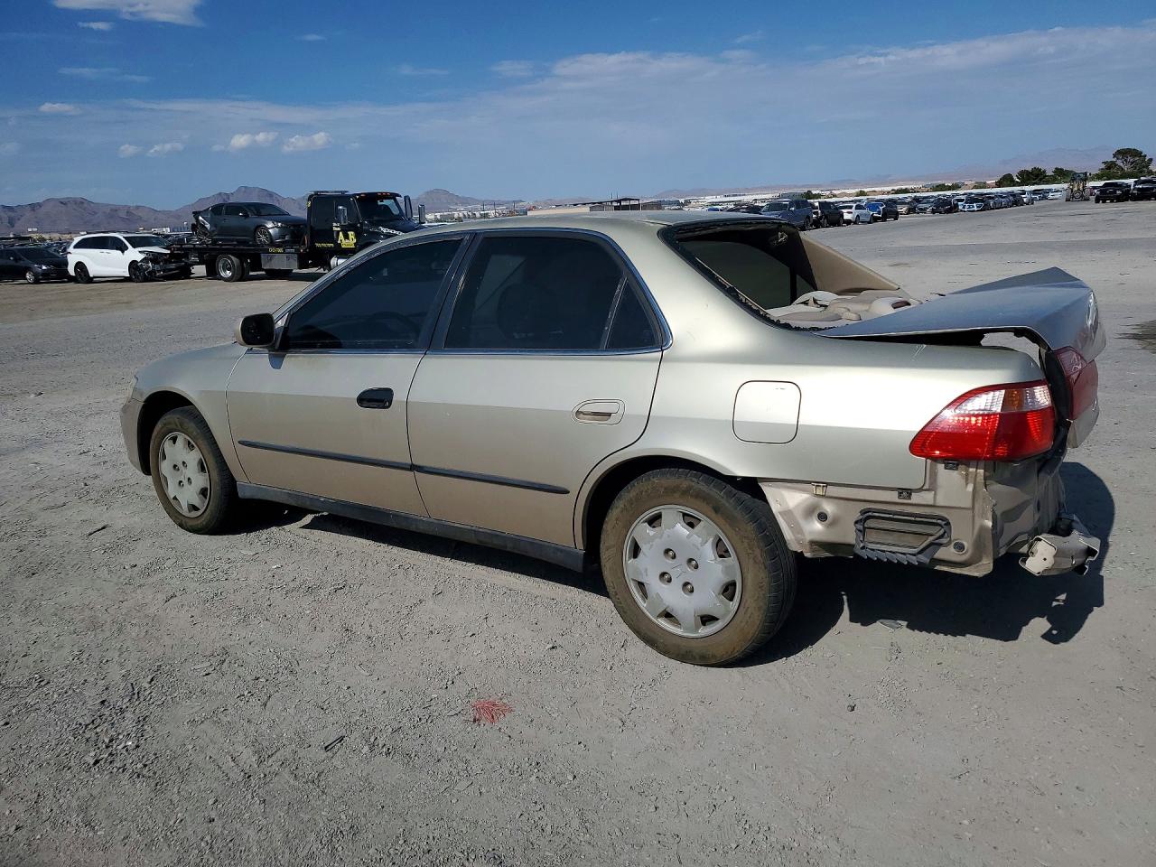 2000 Honda Accord Lx Gold vin: JHMCG665XYC002958