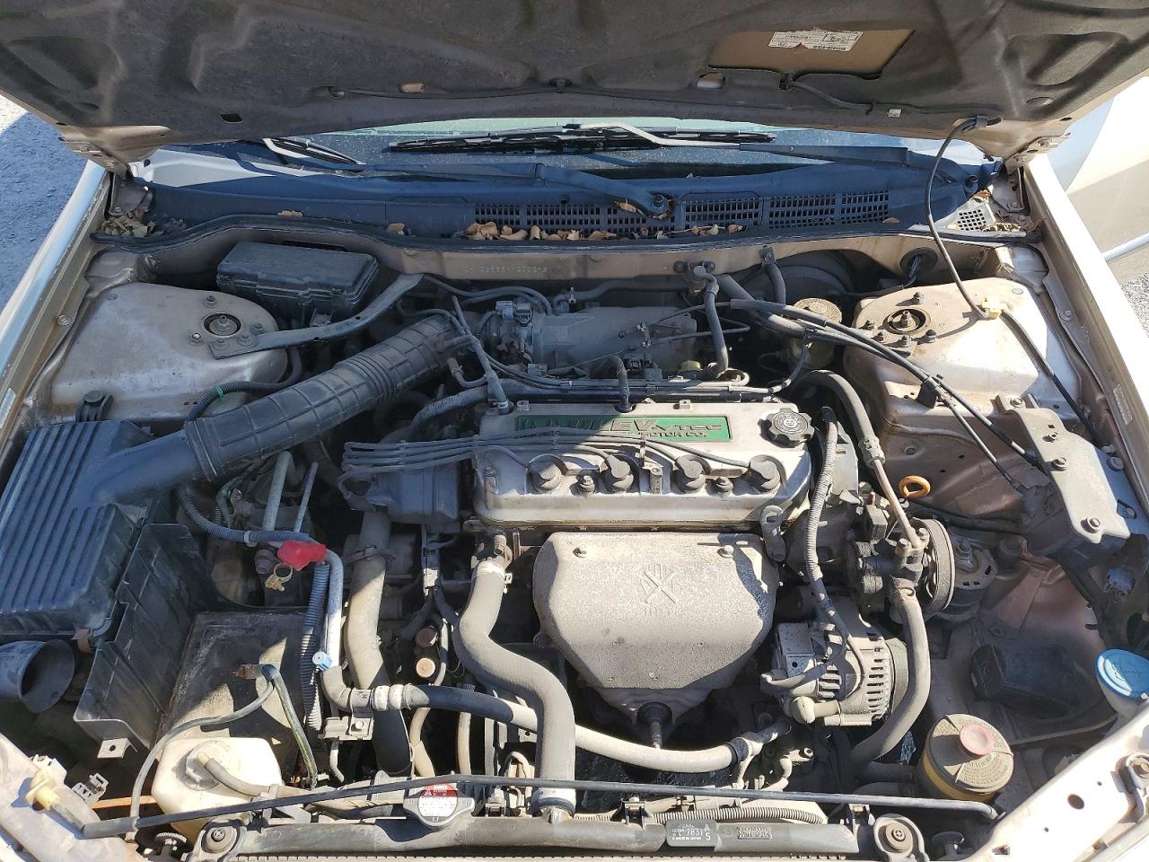 2000 Honda Accord Lx Gold vin: JHMCG665XYC002958