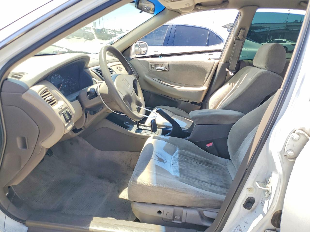 1999 Honda Accord Ex White vin: JHMCG6670XC026539