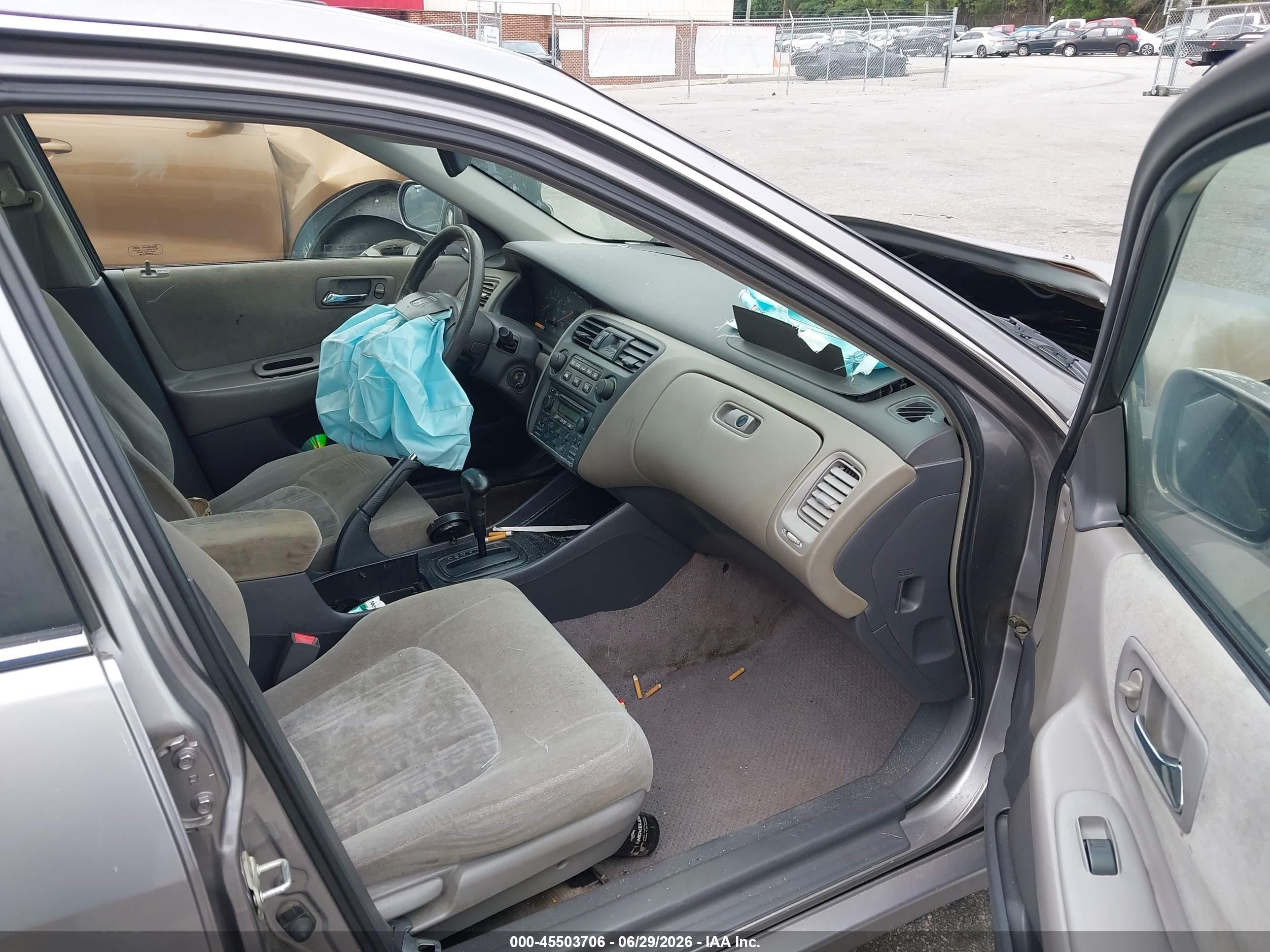 2000 Honda Accord 2.3 Ex Silver vin: JHMCG6674YC001337