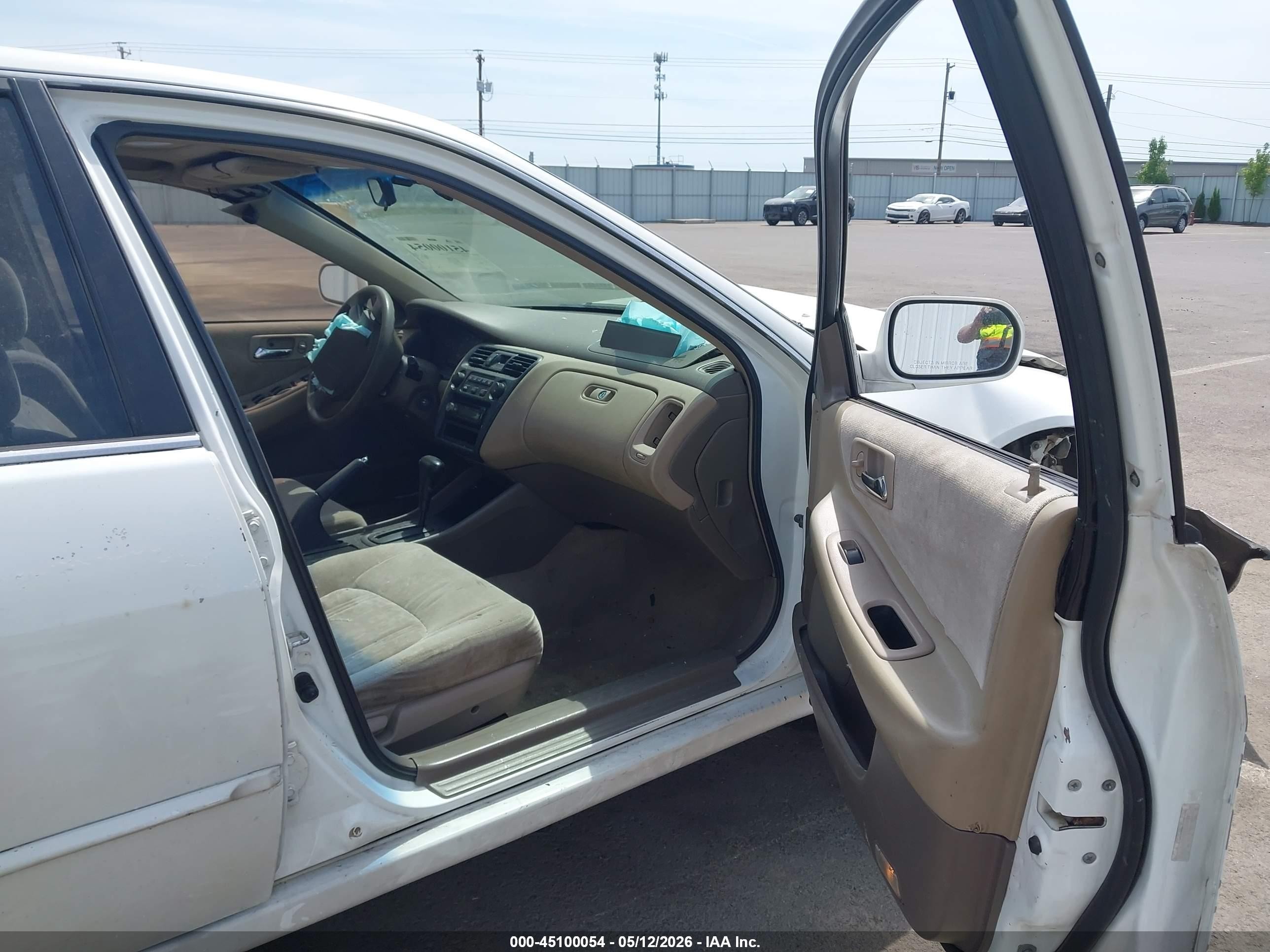 1999 Honda Accord Ex White vin: JHMCG6675XC027735