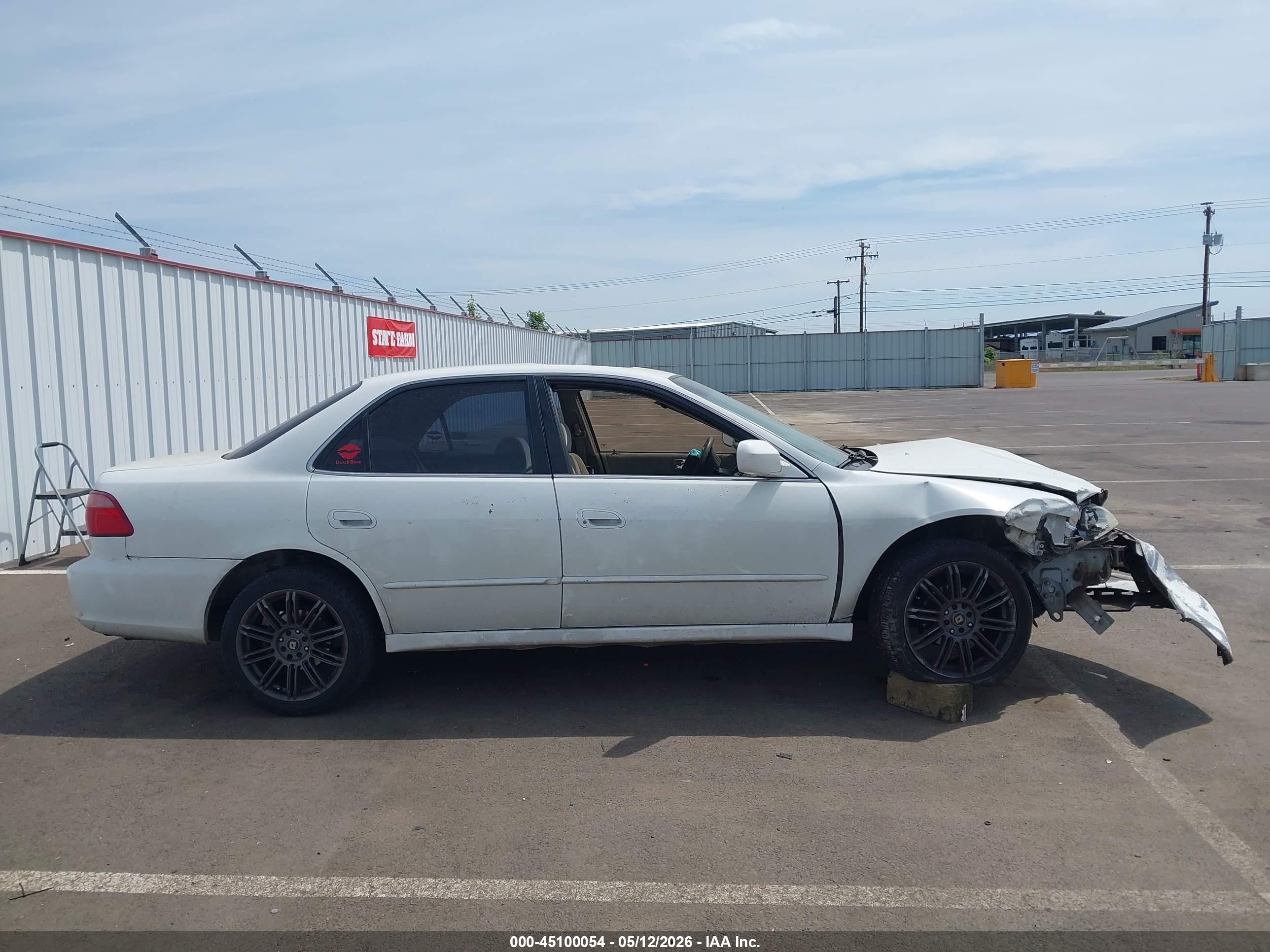 1999 Honda Accord Ex White vin: JHMCG6675XC027735