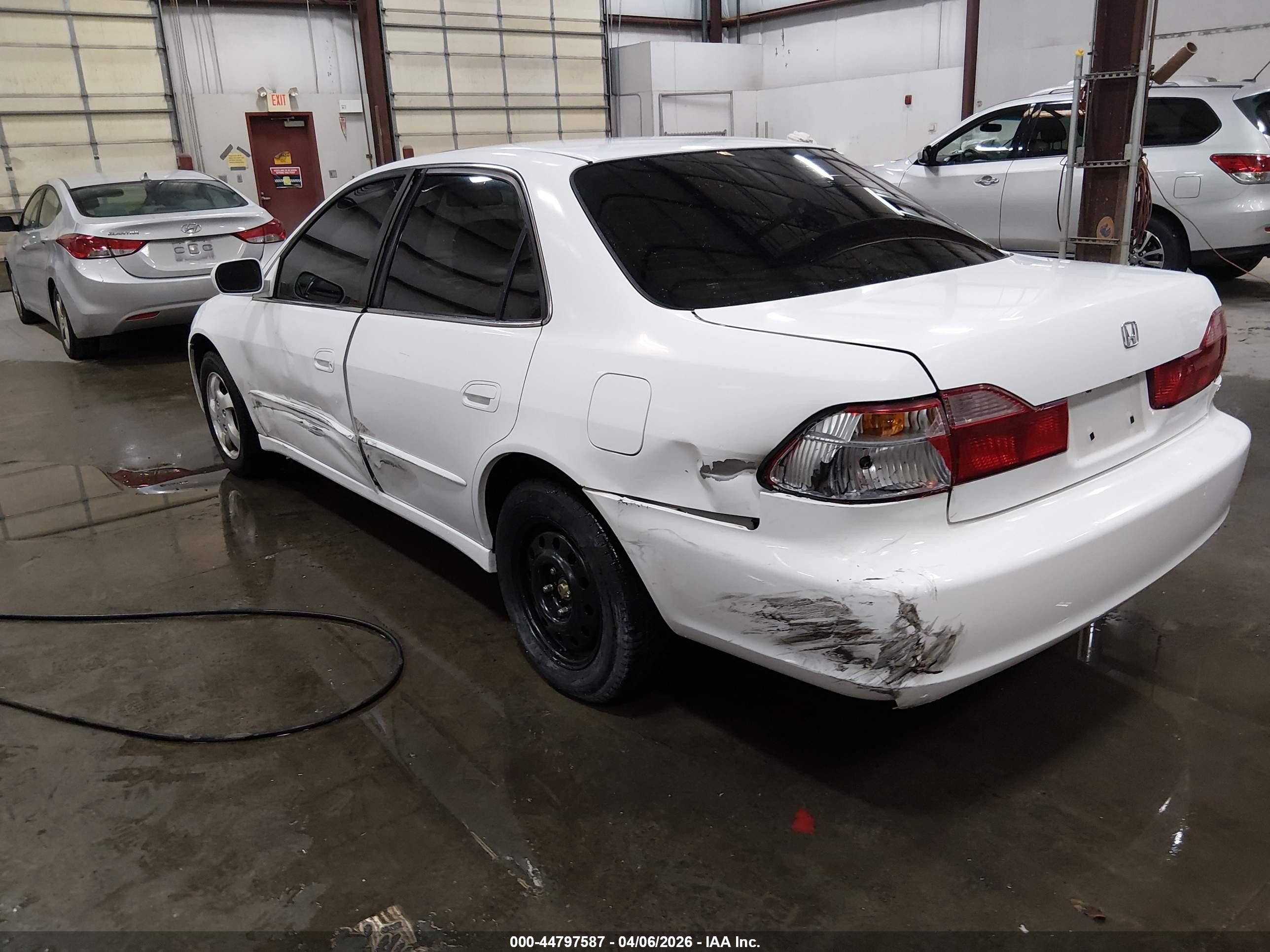 1999 Honda Accord Ex White vin: JHMCG6678XC035084