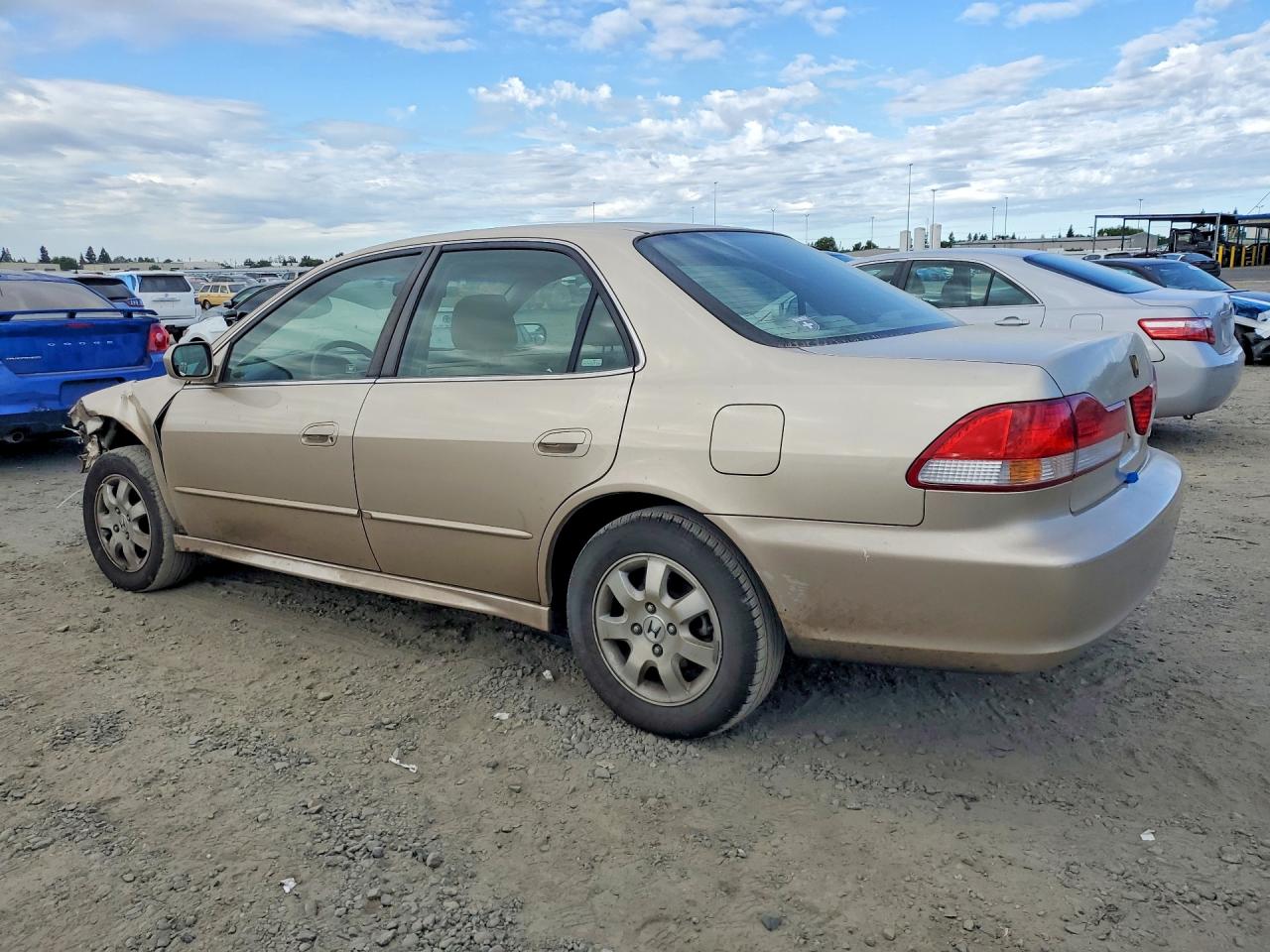2001 Honda Accord Ex Gold vin: JHMCG66851C013205