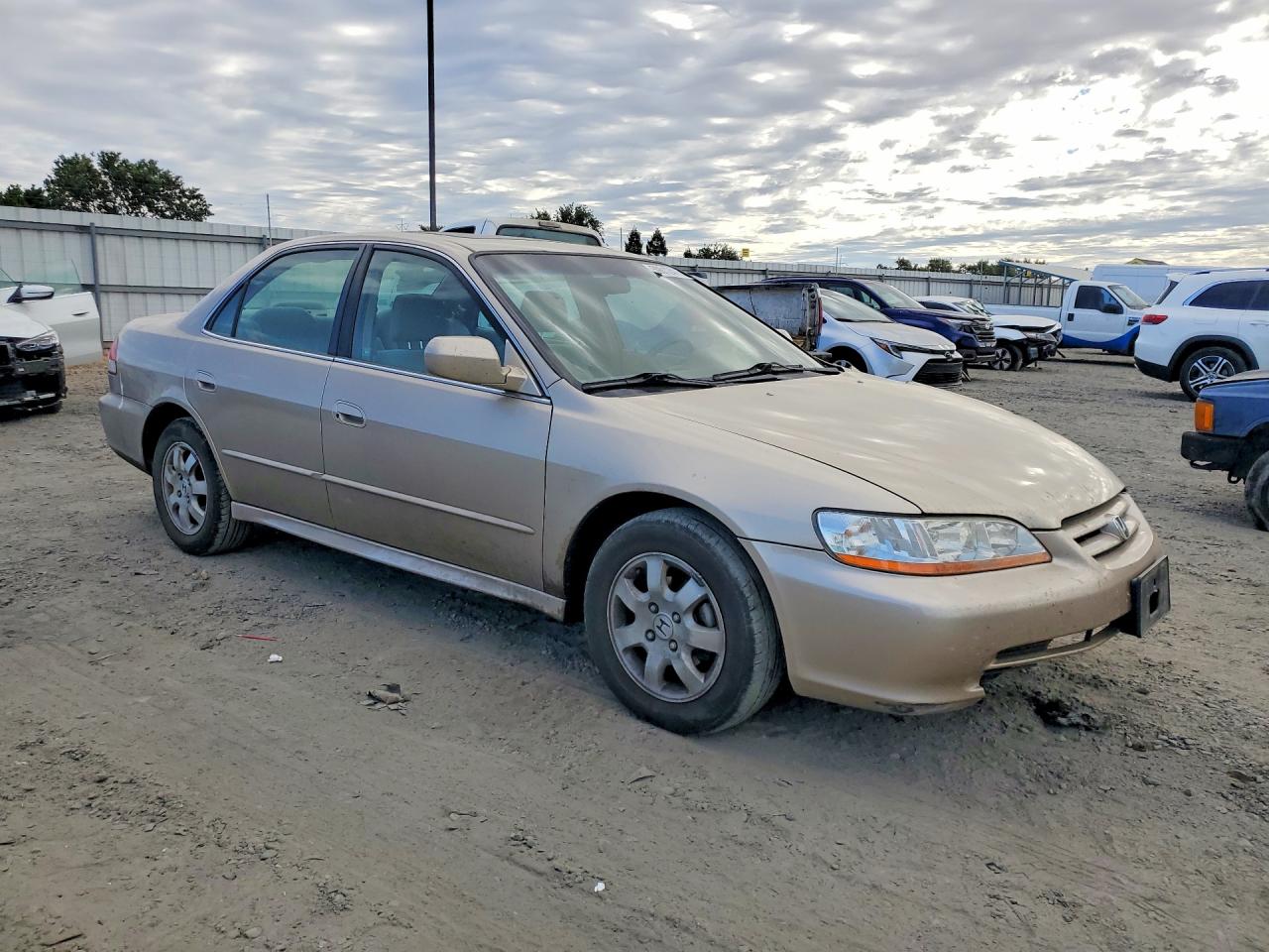 2001 Honda Accord Ex Gold vin: JHMCG66851C013205