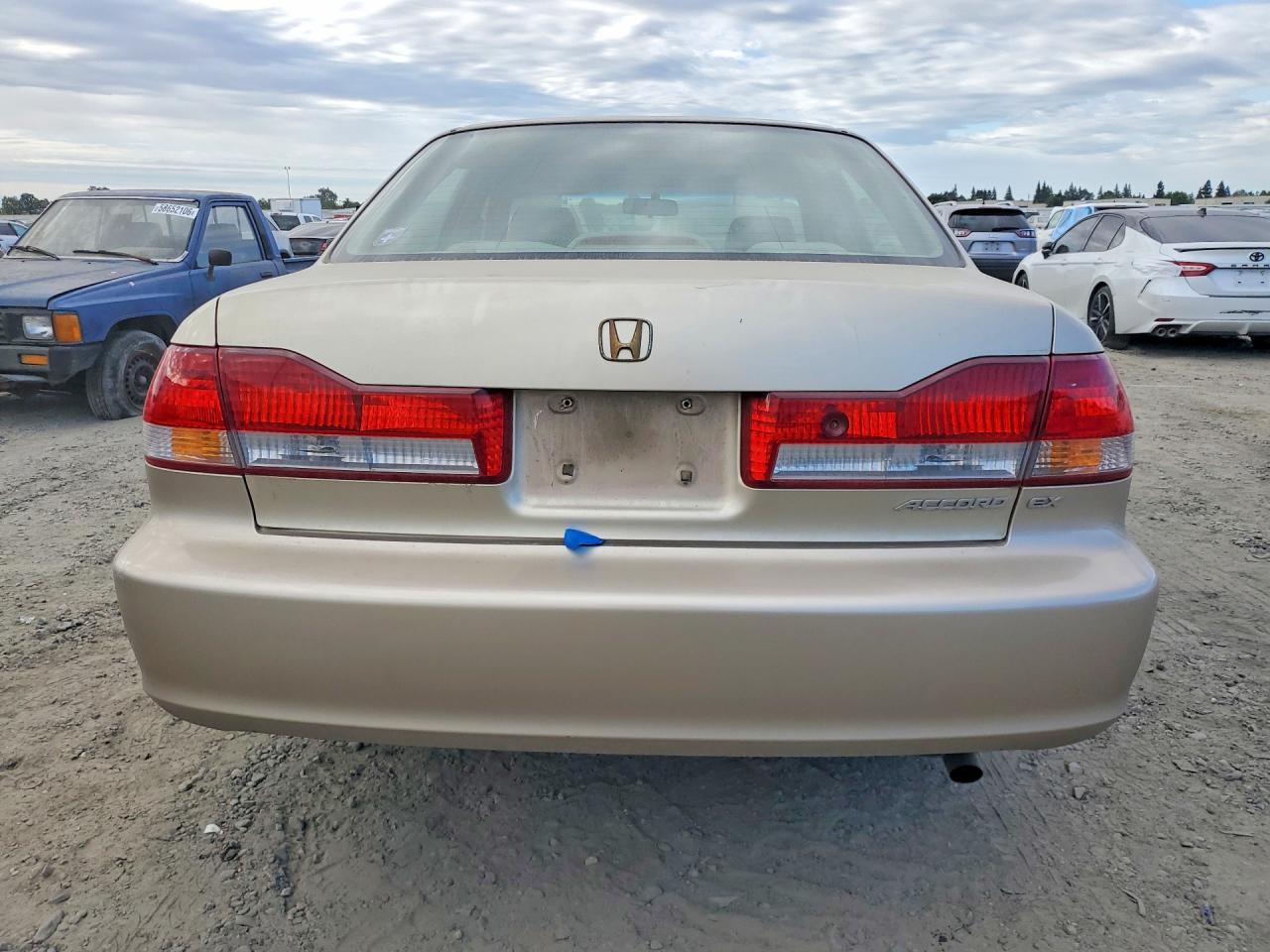 2001 Honda Accord Ex Gold vin: JHMCG66851C013205