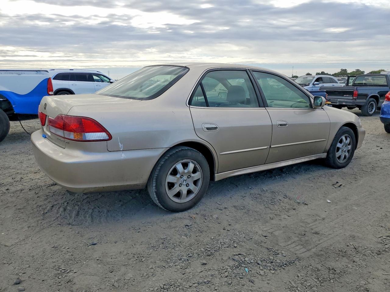2001 Honda Accord Ex Gold vin: JHMCG66851C013205